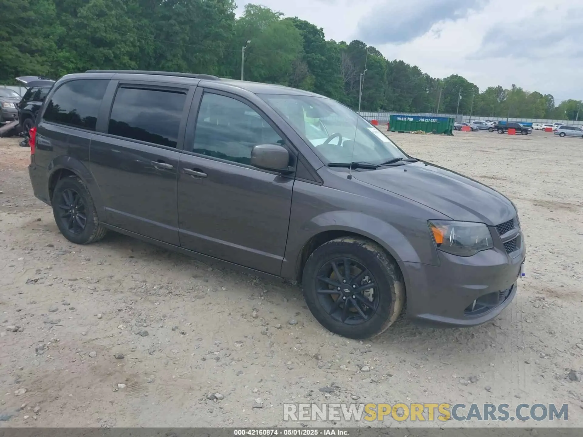 1 Photograph of a damaged car 2C4RDGEG4KR739777 DODGE GRAND CARAVAN 2019