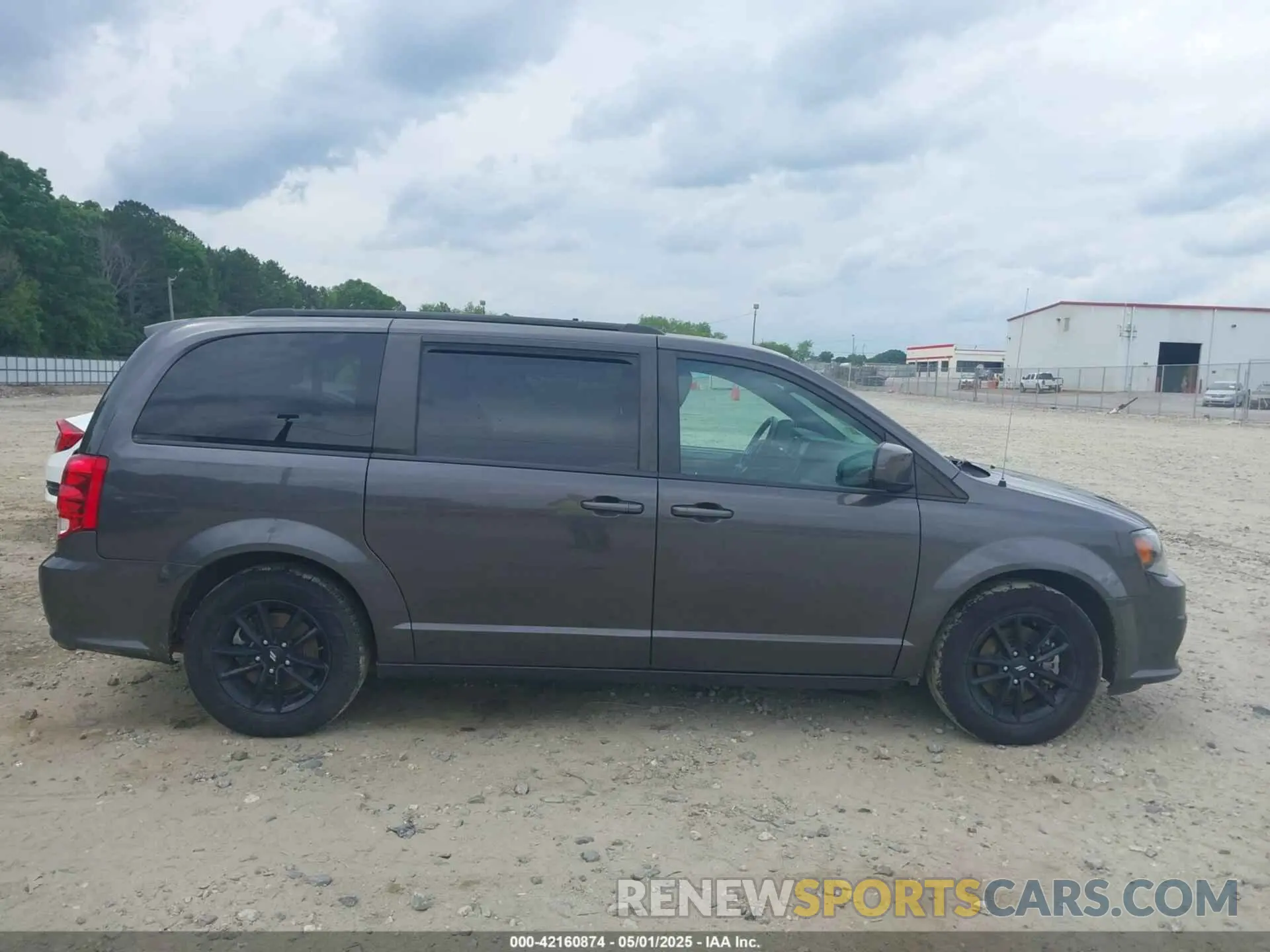 13 Photograph of a damaged car 2C4RDGEG4KR739777 DODGE GRAND CARAVAN 2019