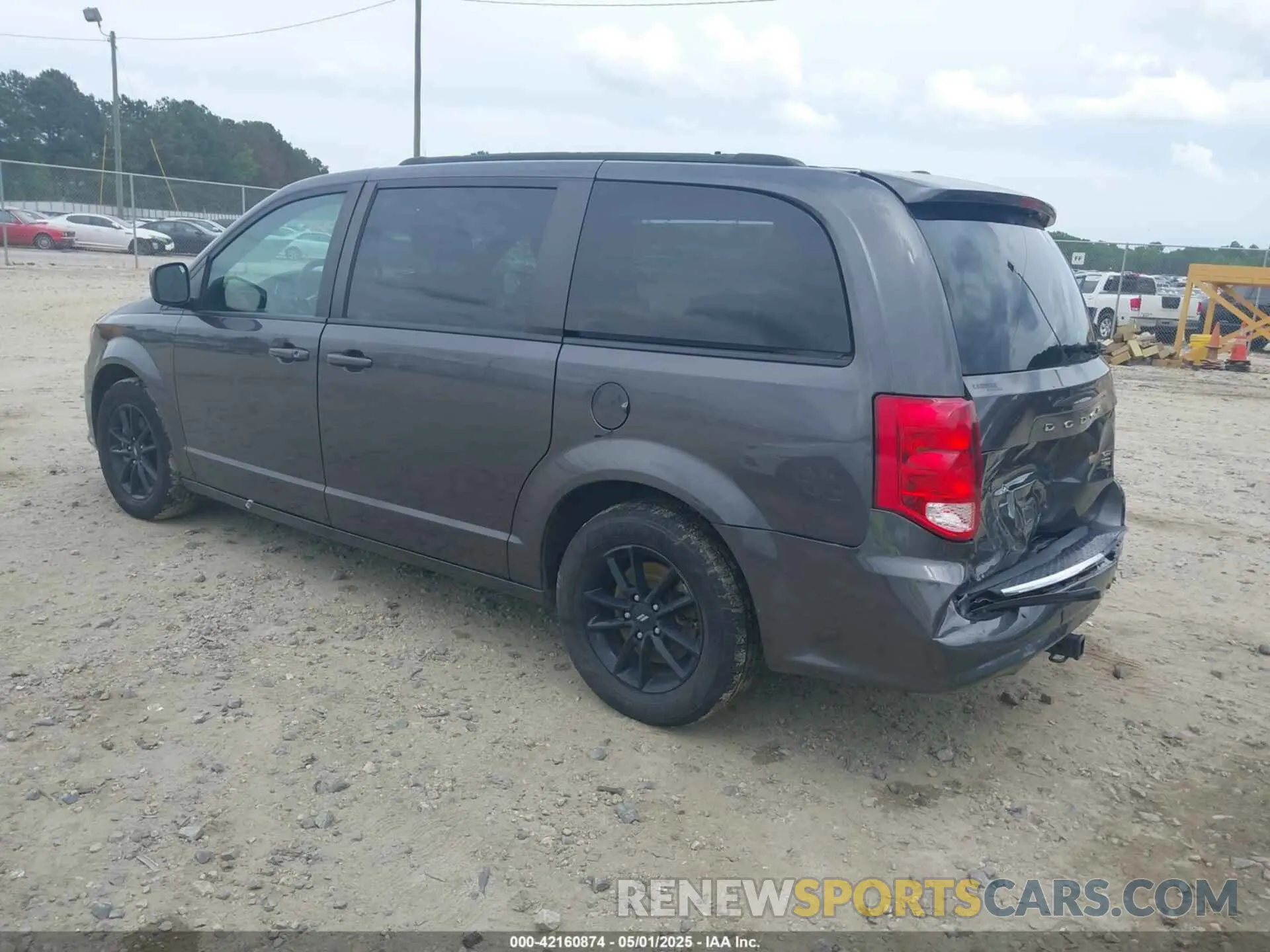 3 Photograph of a damaged car 2C4RDGEG4KR739777 DODGE GRAND CARAVAN 2019