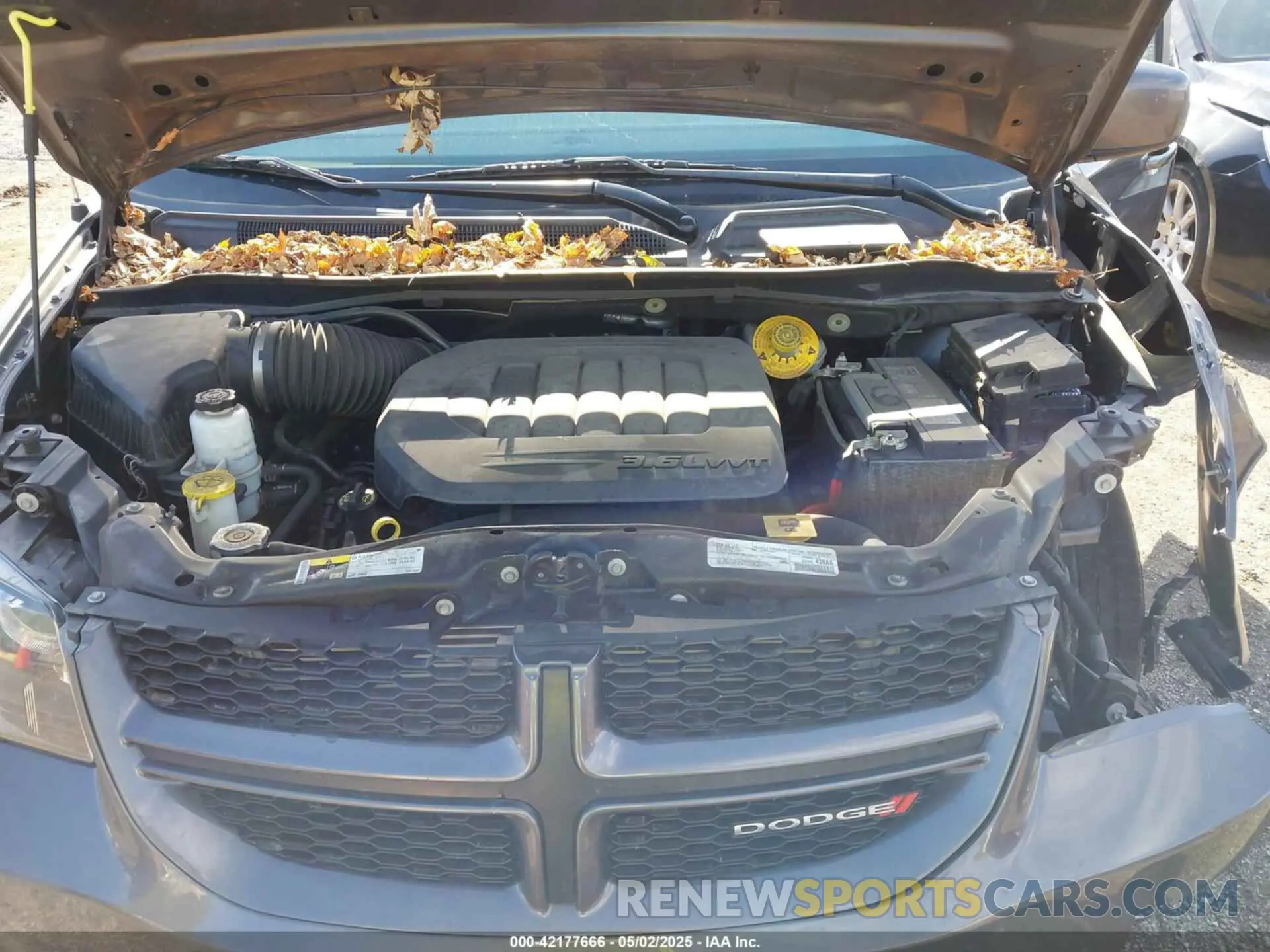 10 Photograph of a damaged car 2C4RDGEG4KR739861 DODGE GRAND CARAVAN 2019
