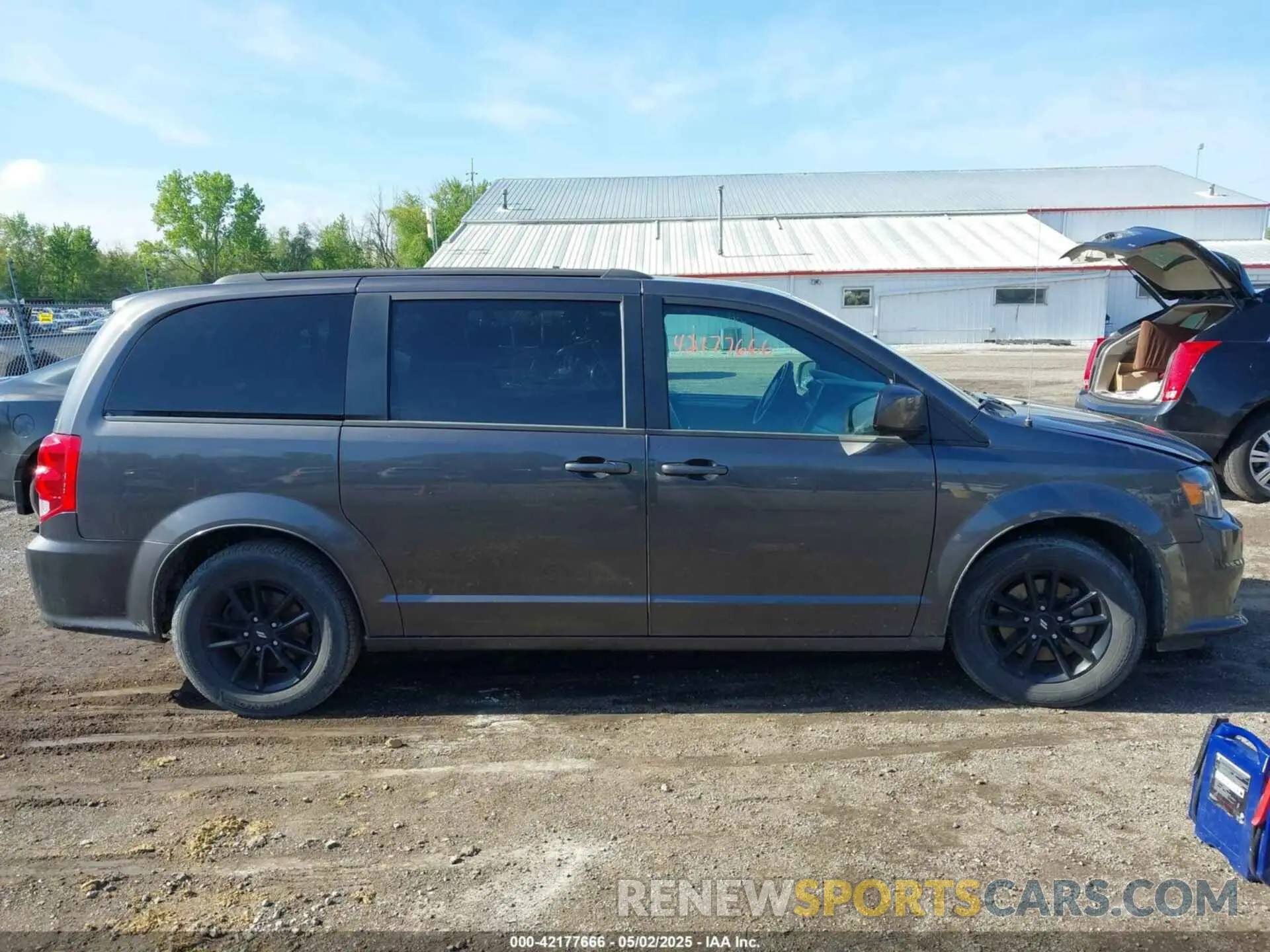 13 Photograph of a damaged car 2C4RDGEG4KR739861 DODGE GRAND CARAVAN 2019