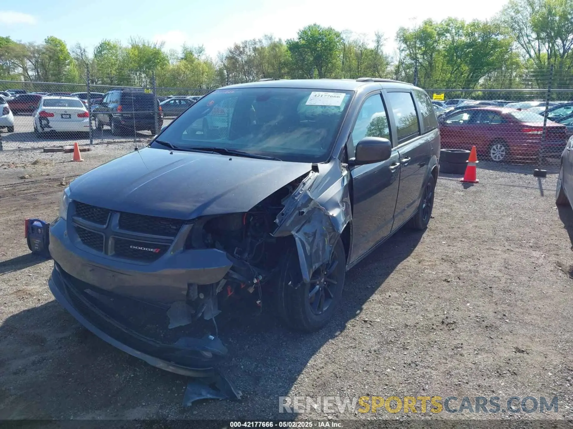 2 Photograph of a damaged car 2C4RDGEG4KR739861 DODGE GRAND CARAVAN 2019