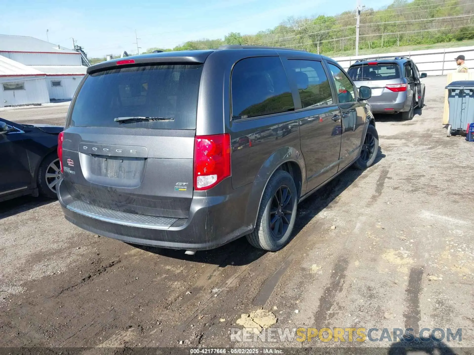 4 Photograph of a damaged car 2C4RDGEG4KR739861 DODGE GRAND CARAVAN 2019