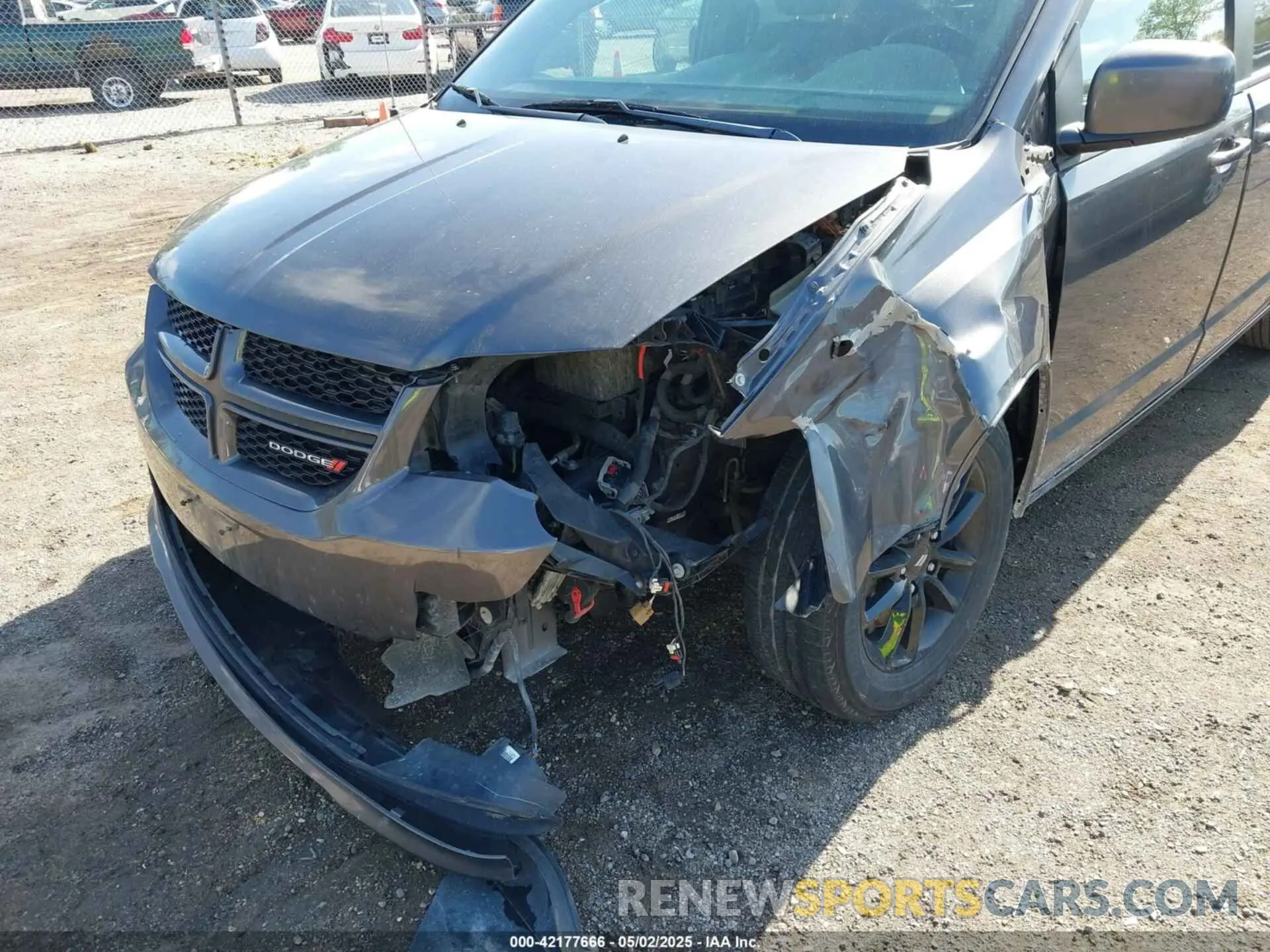 6 Photograph of a damaged car 2C4RDGEG4KR739861 DODGE GRAND CARAVAN 2019