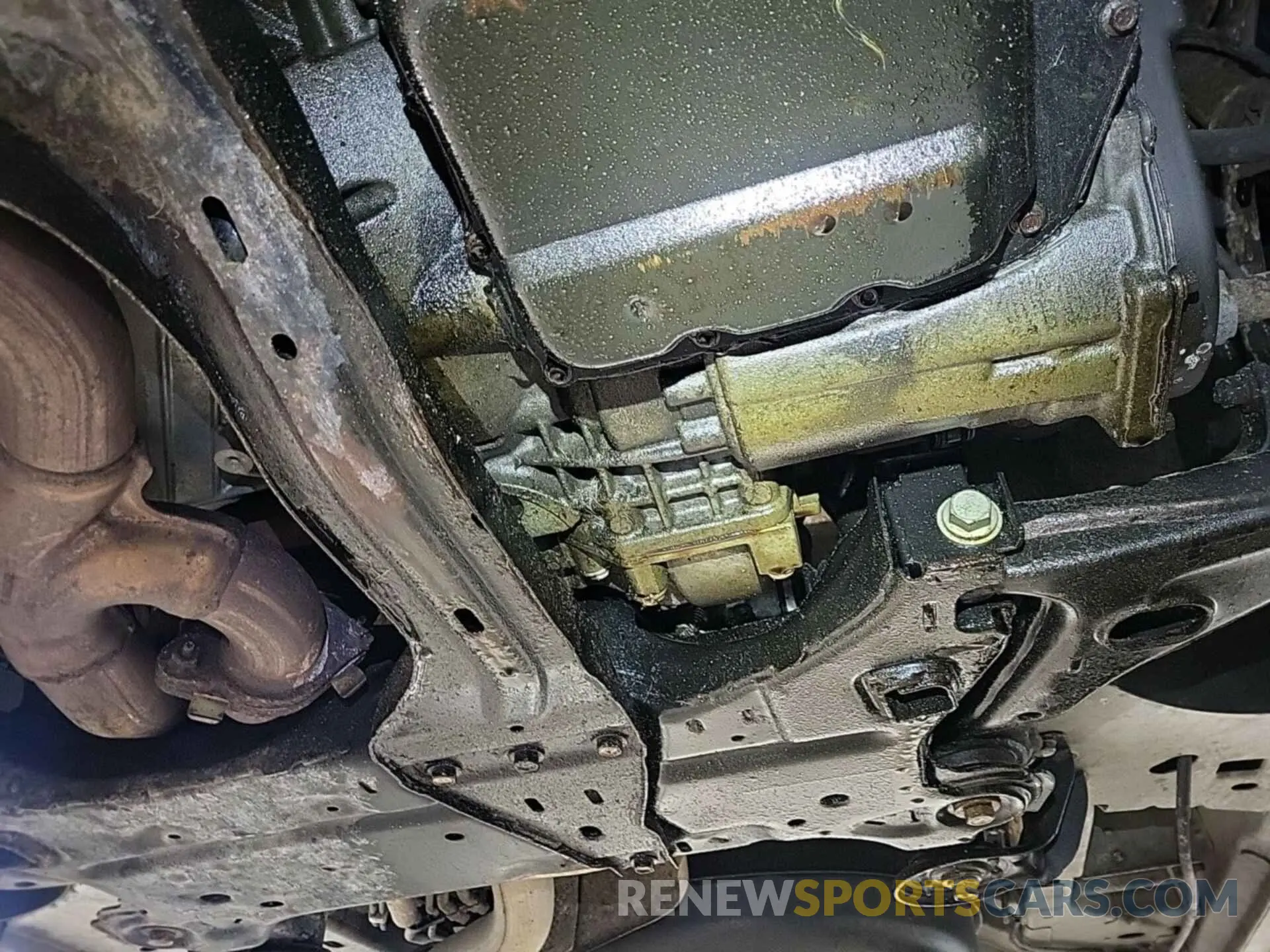 17 Photograph of a damaged car 2C4RDGEG5KR600371 DODGE GRAND CARAVAN 2019