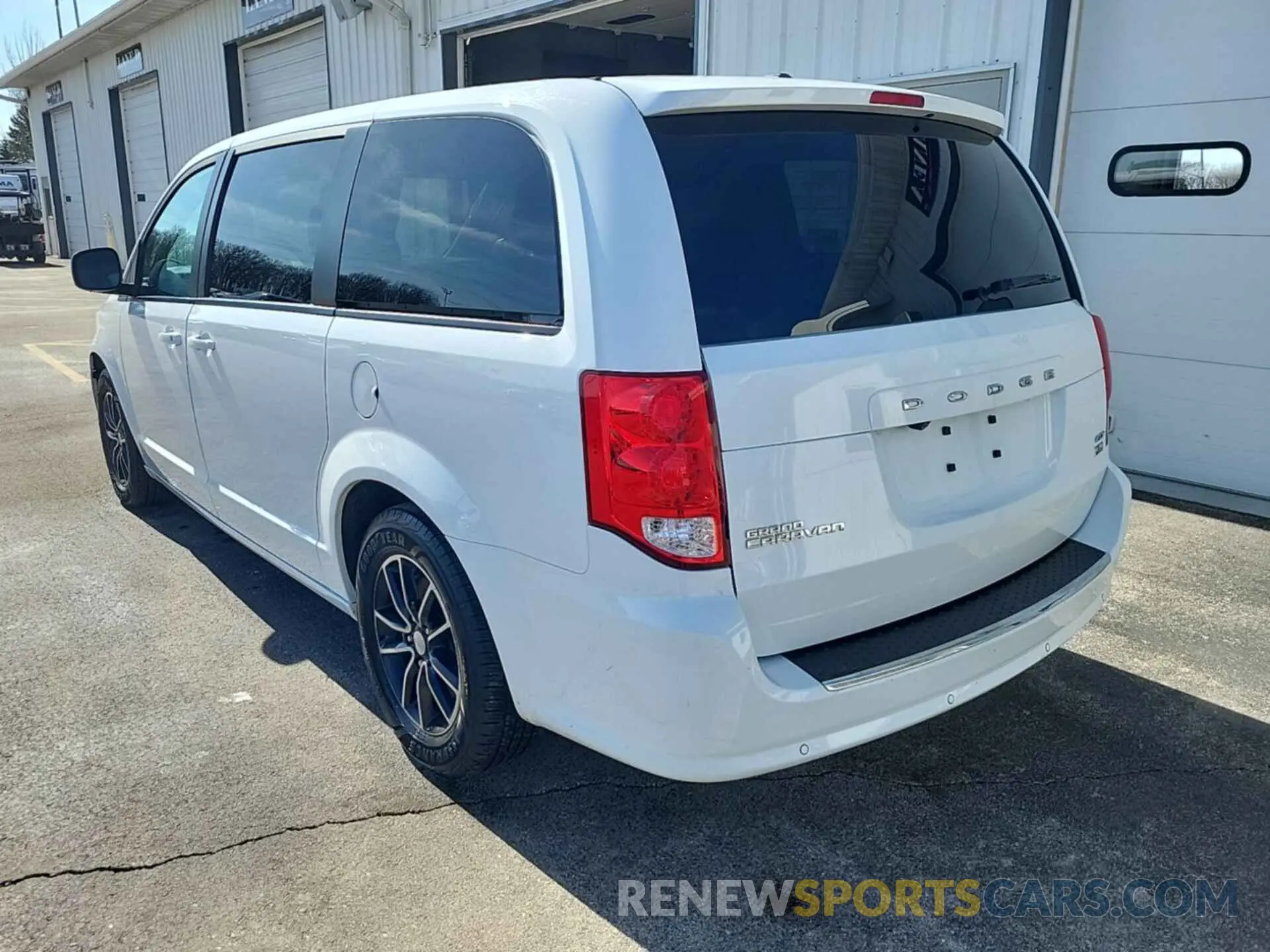 7 Photograph of a damaged car 2C4RDGEG5KR600371 DODGE GRAND CARAVAN 2019