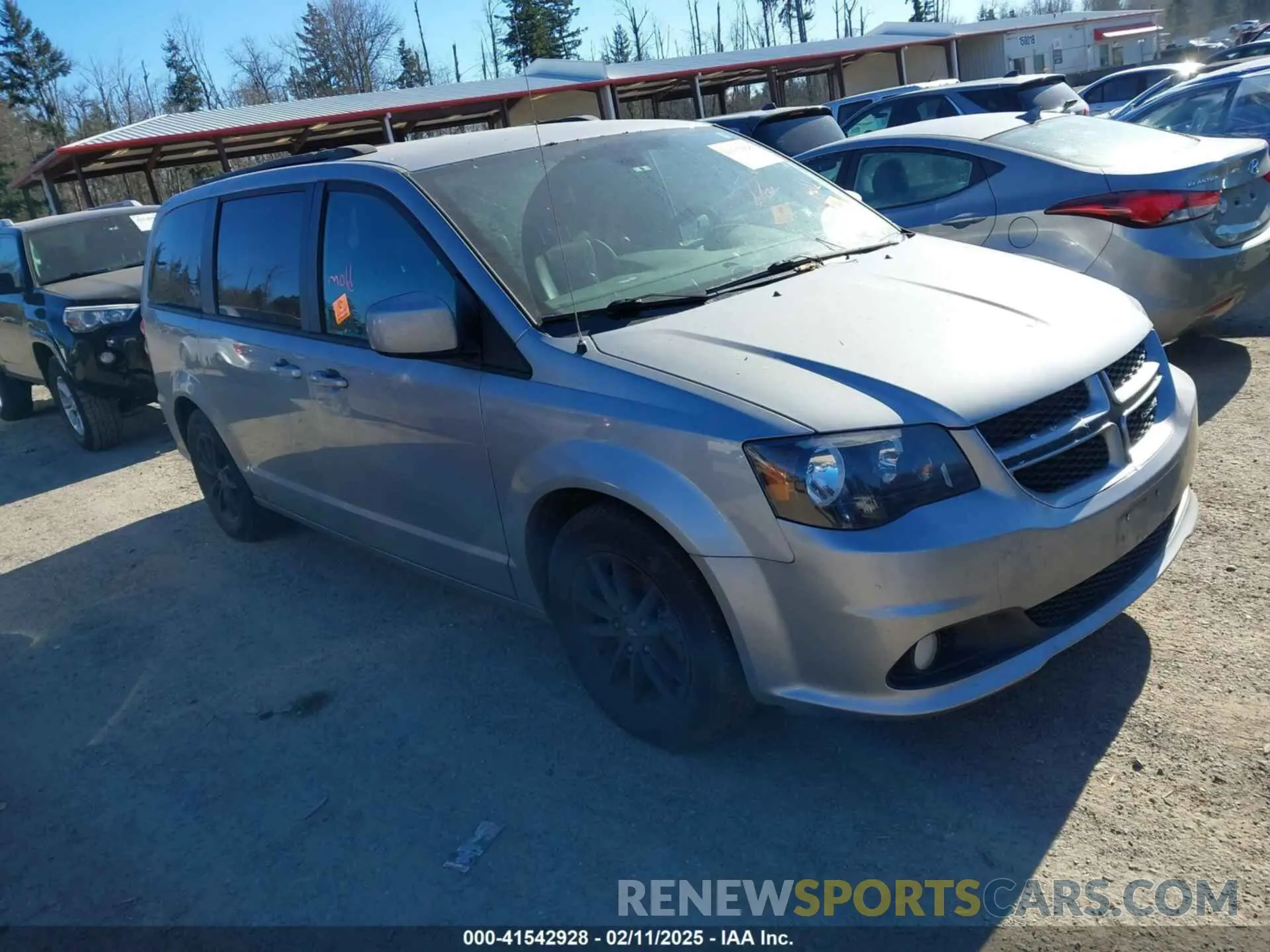 1 Photograph of a damaged car 2C4RDGEG5KR744504 DODGE GRAND CARAVAN 2019