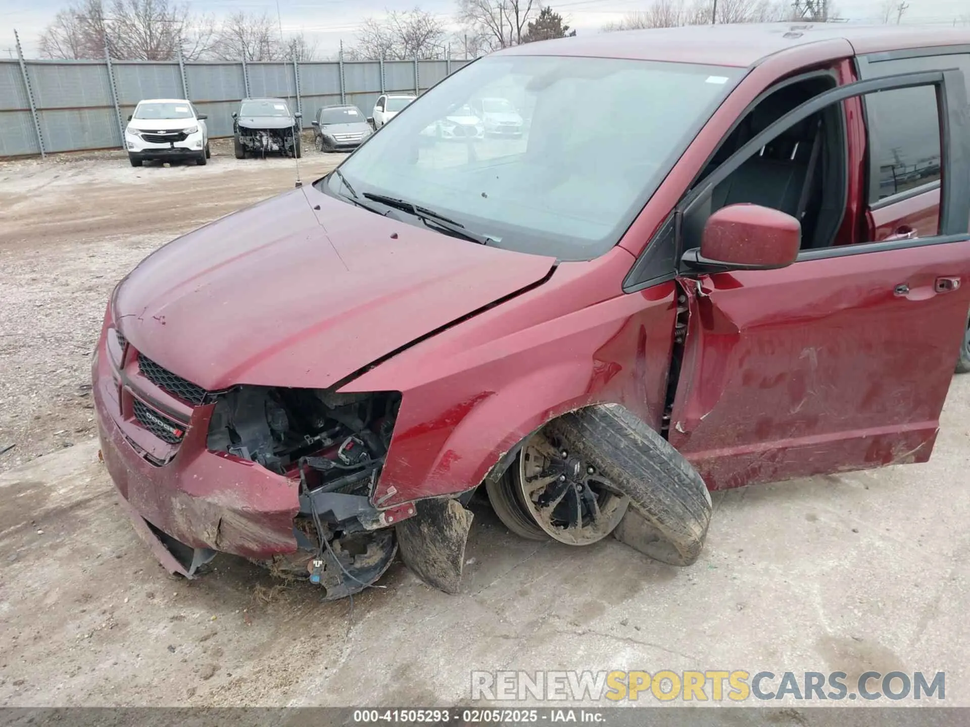 6 Photograph of a damaged car 2C4RDGEG5KR769967 DODGE GRAND CARAVAN 2019
