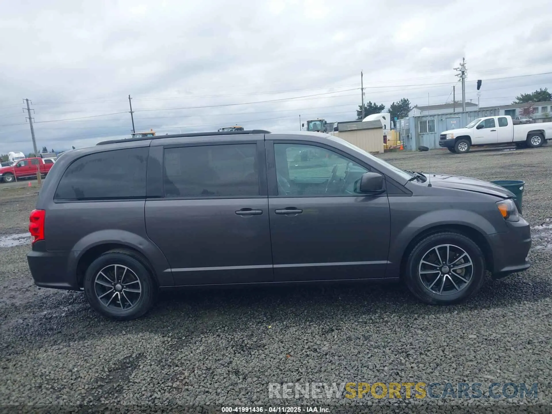 13 Photograph of a damaged car 2C4RDGEG6KR516530 DODGE GRAND CARAVAN 2019