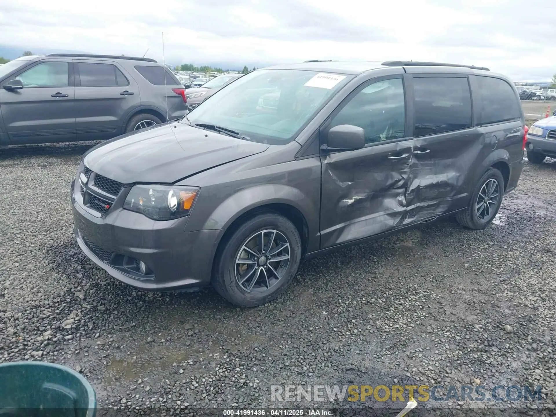 2 Photograph of a damaged car 2C4RDGEG6KR516530 DODGE GRAND CARAVAN 2019