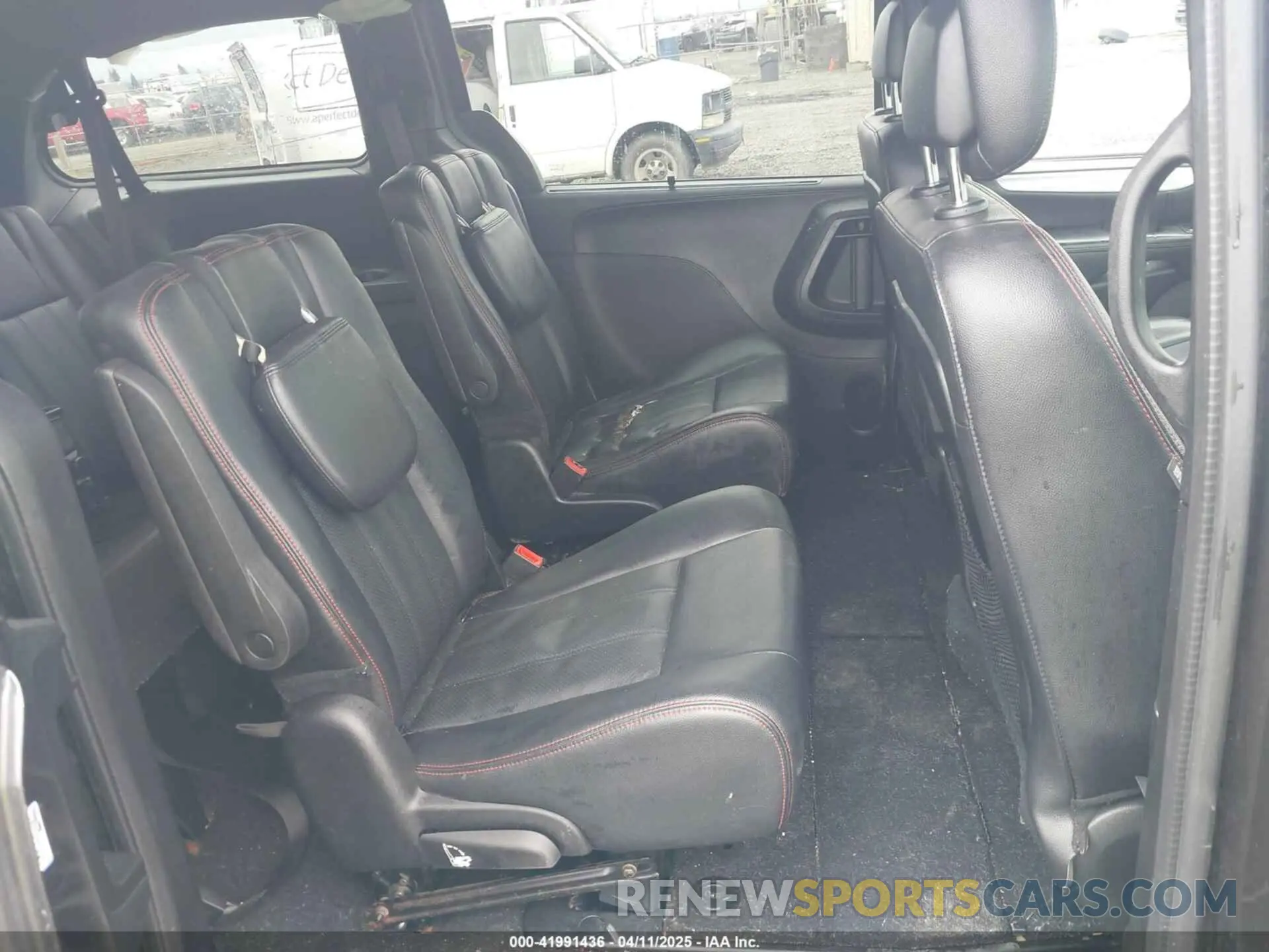 8 Photograph of a damaged car 2C4RDGEG6KR516530 DODGE GRAND CARAVAN 2019