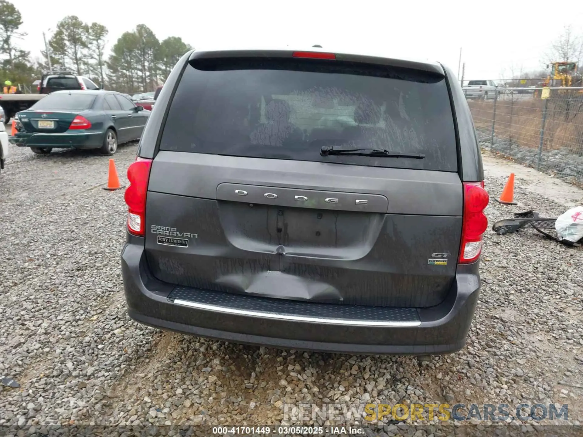 16 Photograph of a damaged car 2C4RDGEG6KR658232 DODGE GRAND CARAVAN 2019
