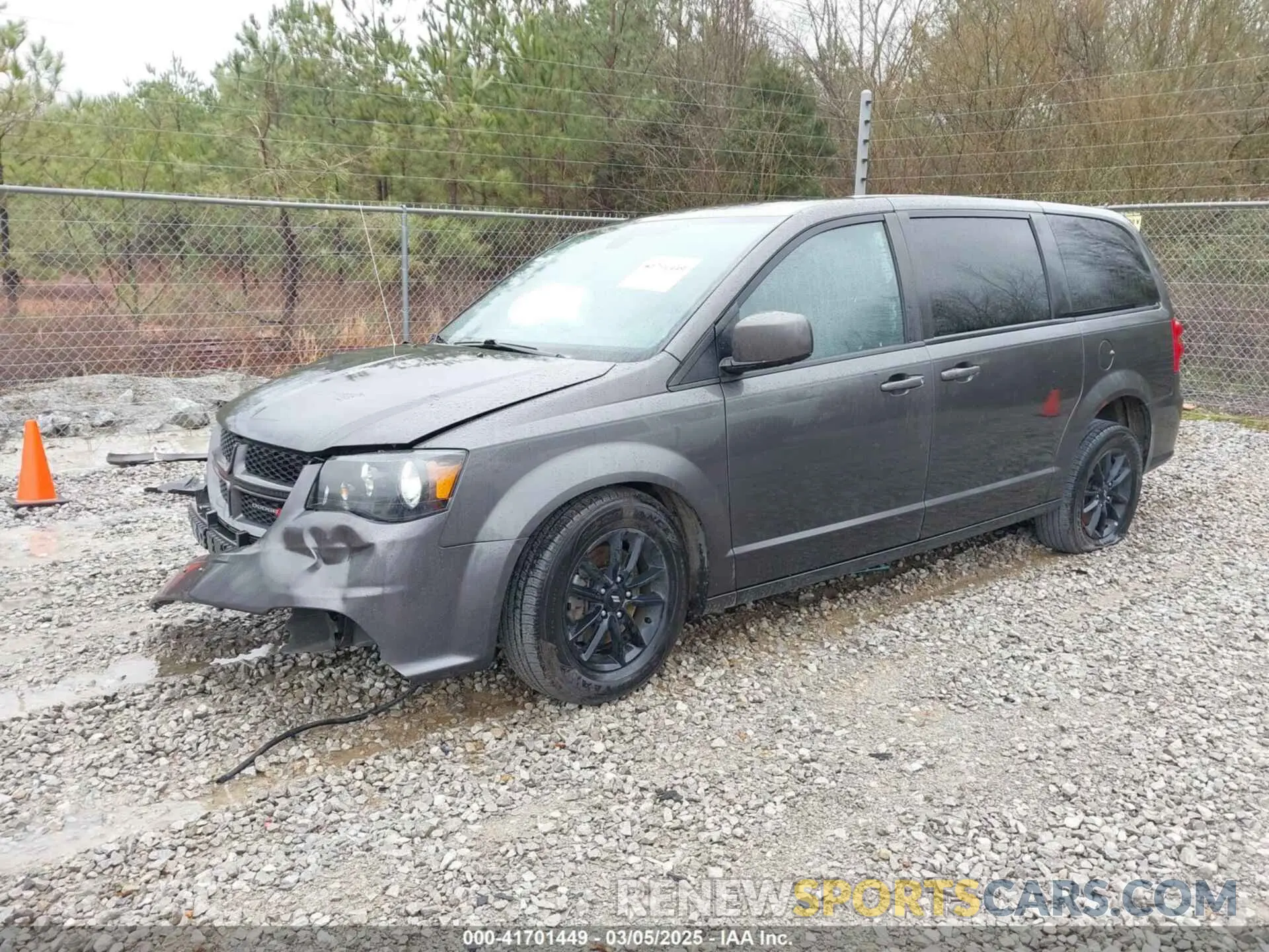 2 Photograph of a damaged car 2C4RDGEG6KR658232 DODGE GRAND CARAVAN 2019