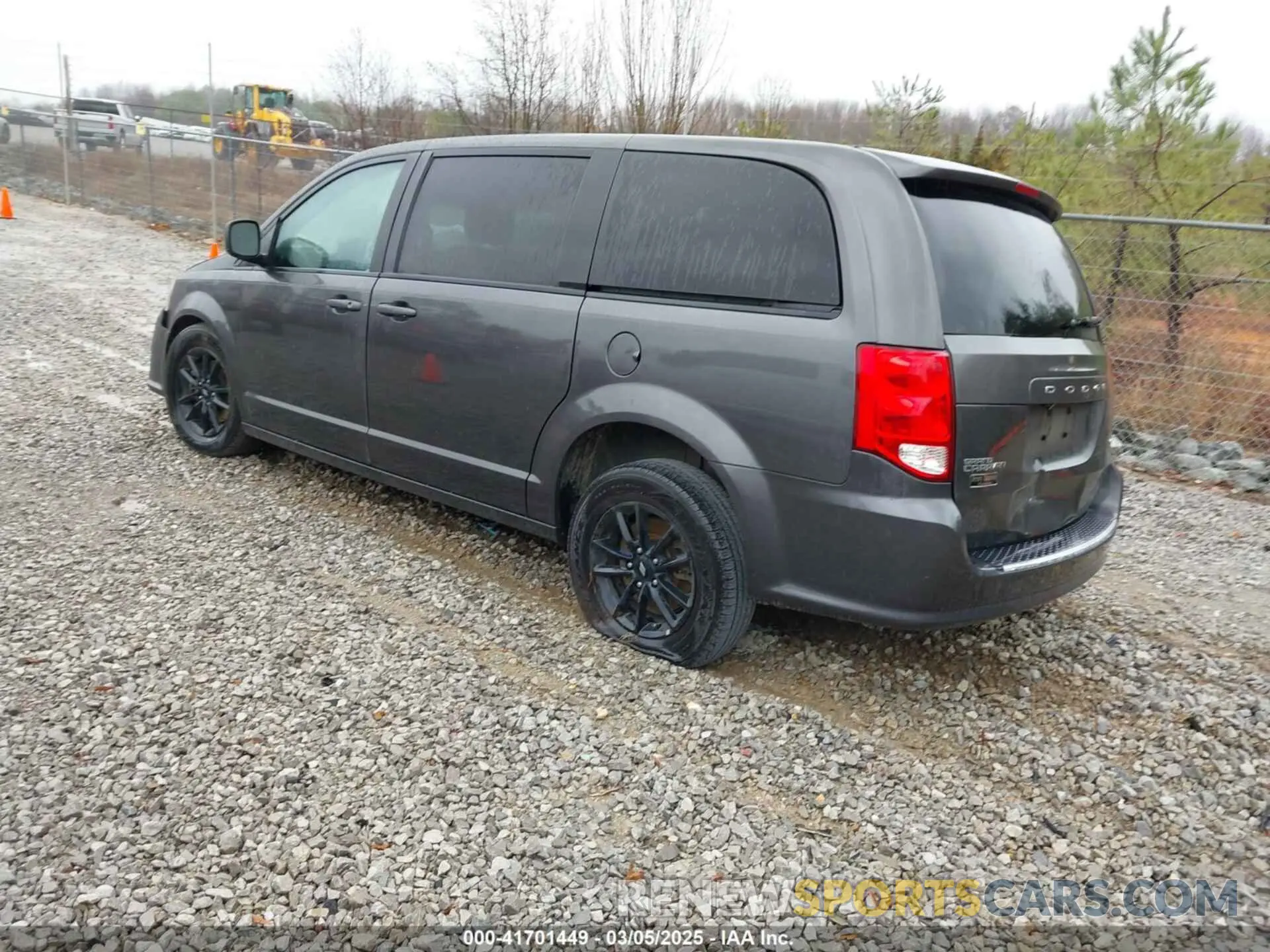 3 Photograph of a damaged car 2C4RDGEG6KR658232 DODGE GRAND CARAVAN 2019