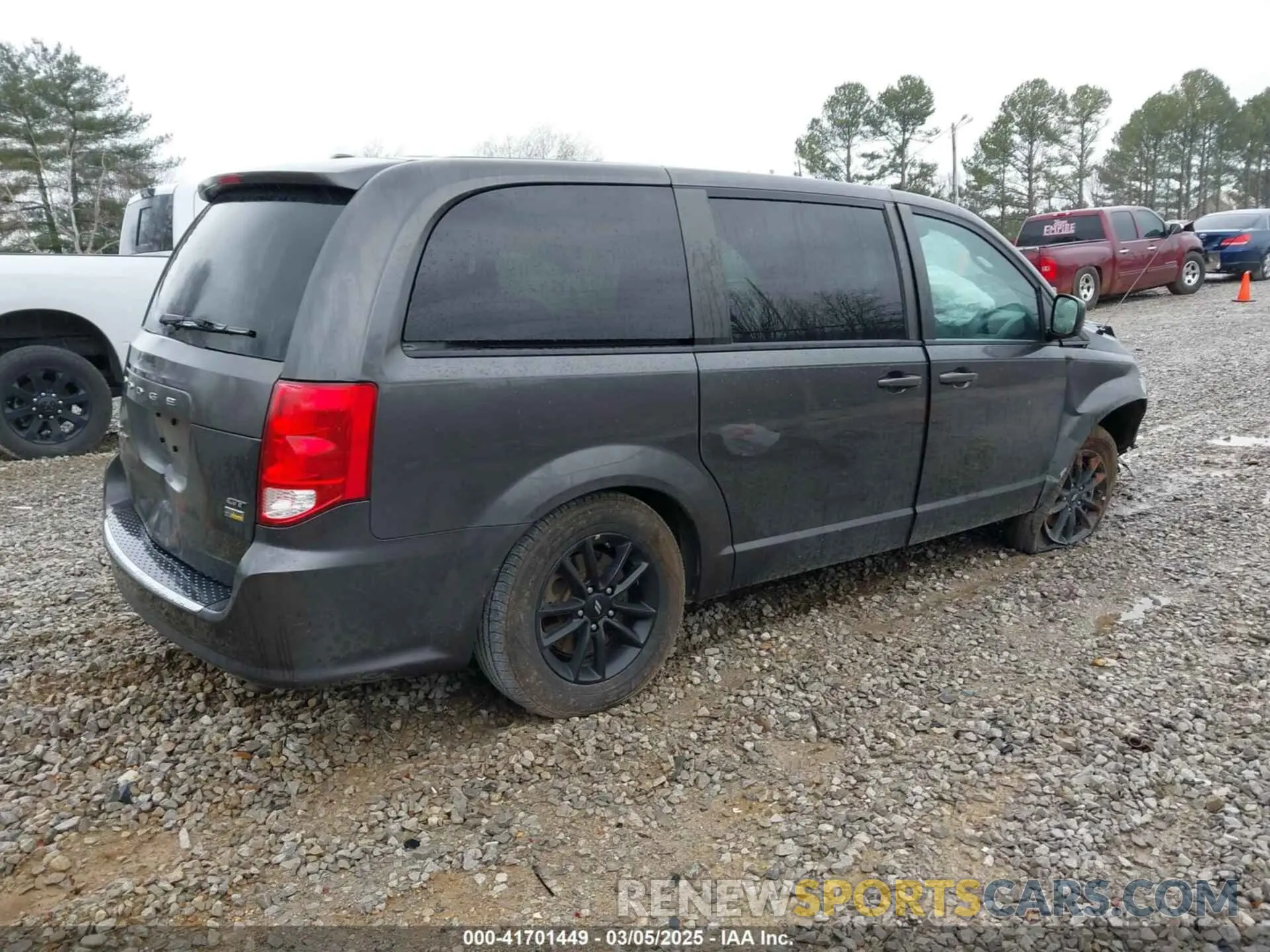 4 Photograph of a damaged car 2C4RDGEG6KR658232 DODGE GRAND CARAVAN 2019