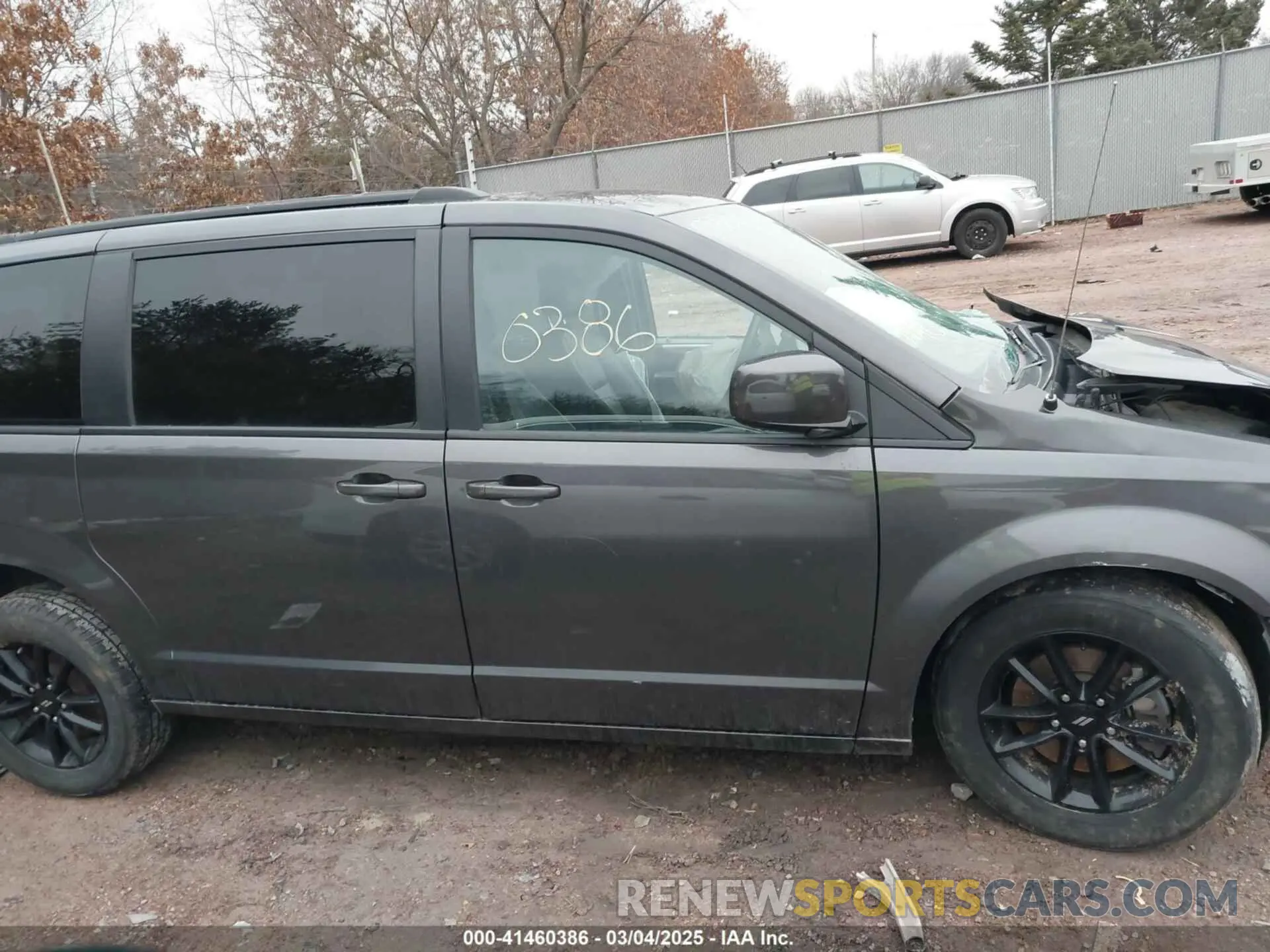 14 Photograph of a damaged car 2C4RDGEG6KR735052 DODGE GRAND CARAVAN 2019