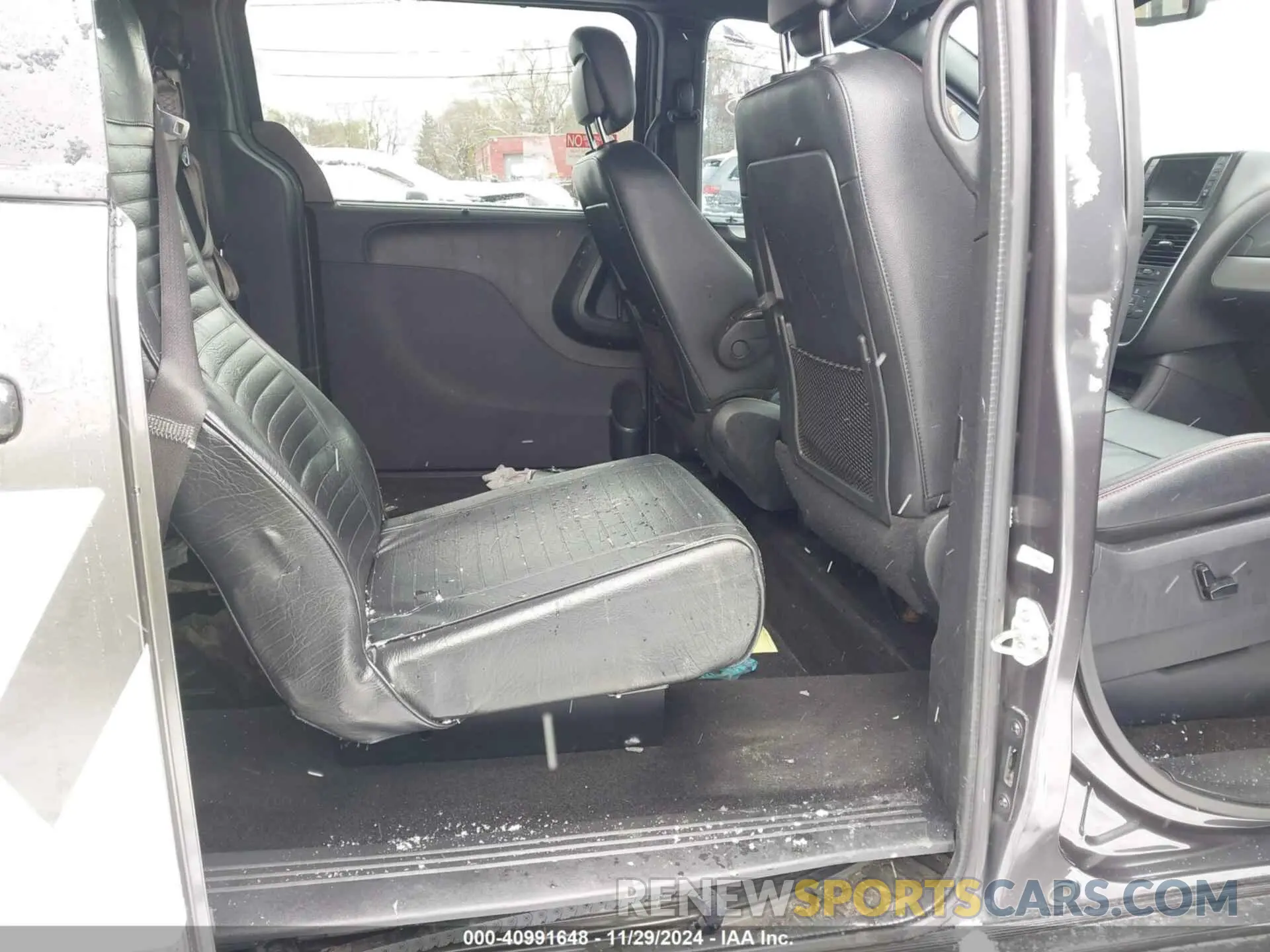 8 Photograph of a damaged car 2C4RDGEG6KR802104 DODGE GRAND CARAVAN 2019