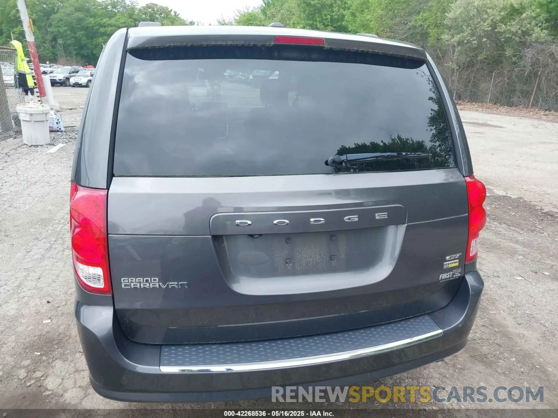 16 Photograph of a damaged car 2C4RDGEG7KR510347 DODGE GRAND CARAVAN 2019