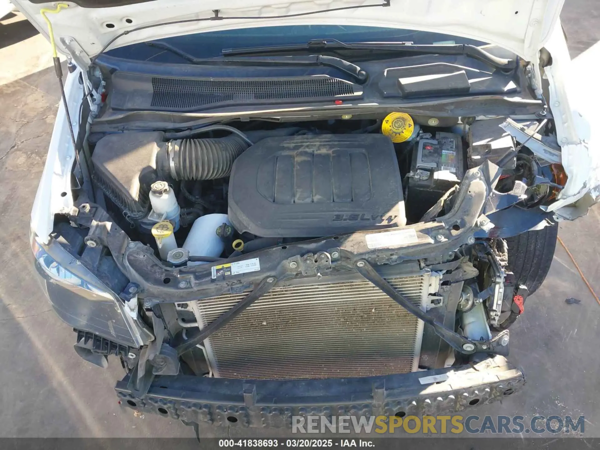 10 Photograph of a damaged car 2C4RDGEG7KR565218 DODGE GRAND CARAVAN 2019