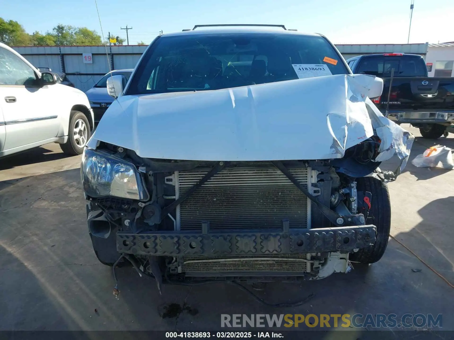 6 Photograph of a damaged car 2C4RDGEG7KR565218 DODGE GRAND CARAVAN 2019