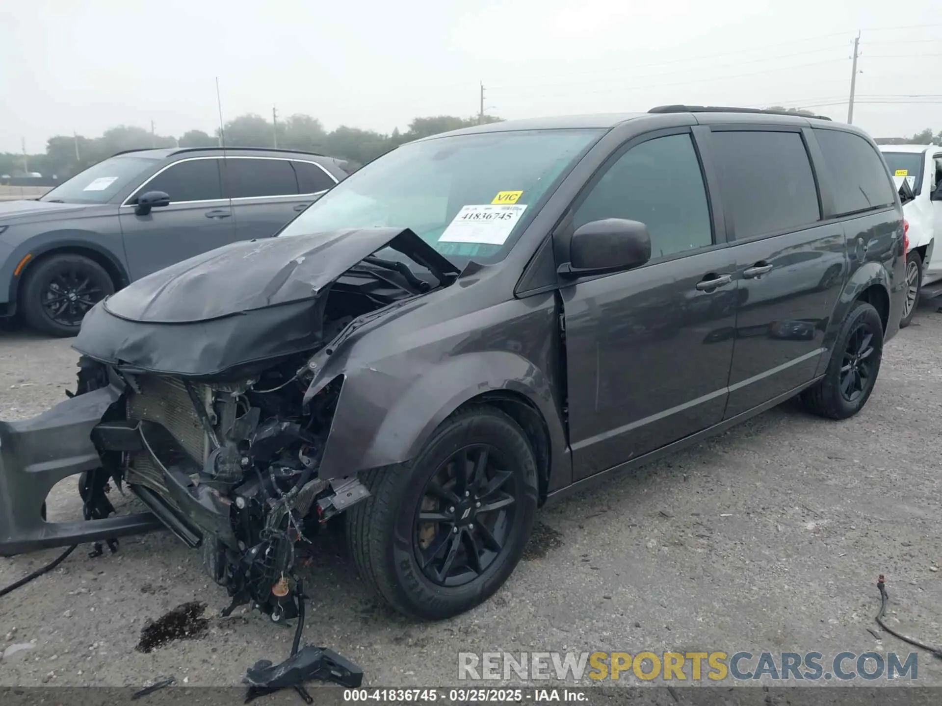 2 Photograph of a damaged car 2C4RDGEG7KR663147 DODGE GRAND CARAVAN 2019