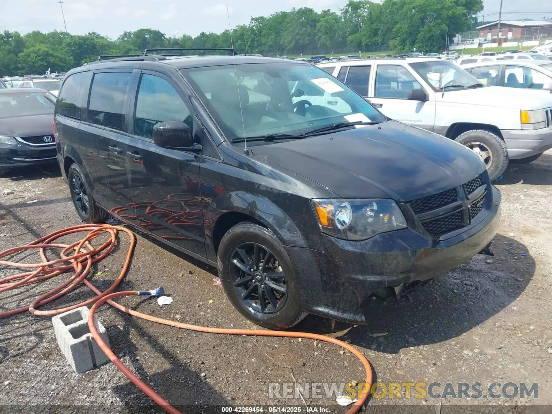 1 Photograph of a damaged car 2C4RDGEG7KR671328 DODGE GRAND CARAVAN 2019