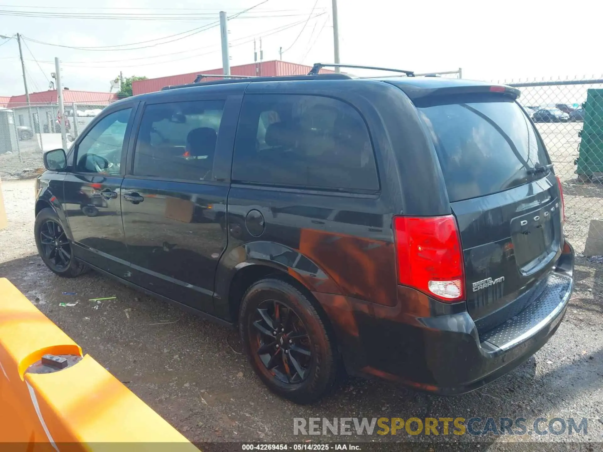 14 Photograph of a damaged car 2C4RDGEG7KR671328 DODGE GRAND CARAVAN 2019