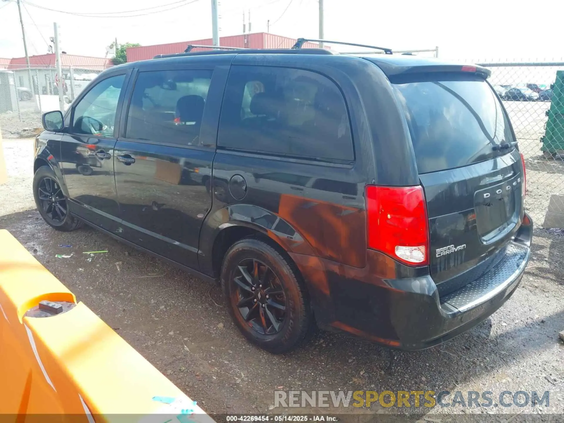 3 Photograph of a damaged car 2C4RDGEG7KR671328 DODGE GRAND CARAVAN 2019