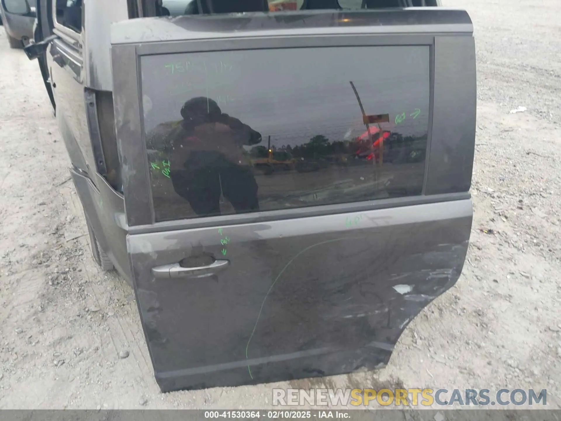 12 Photograph of a damaged car 2C4RDGEG7KR736954 DODGE GRAND CARAVAN 2019