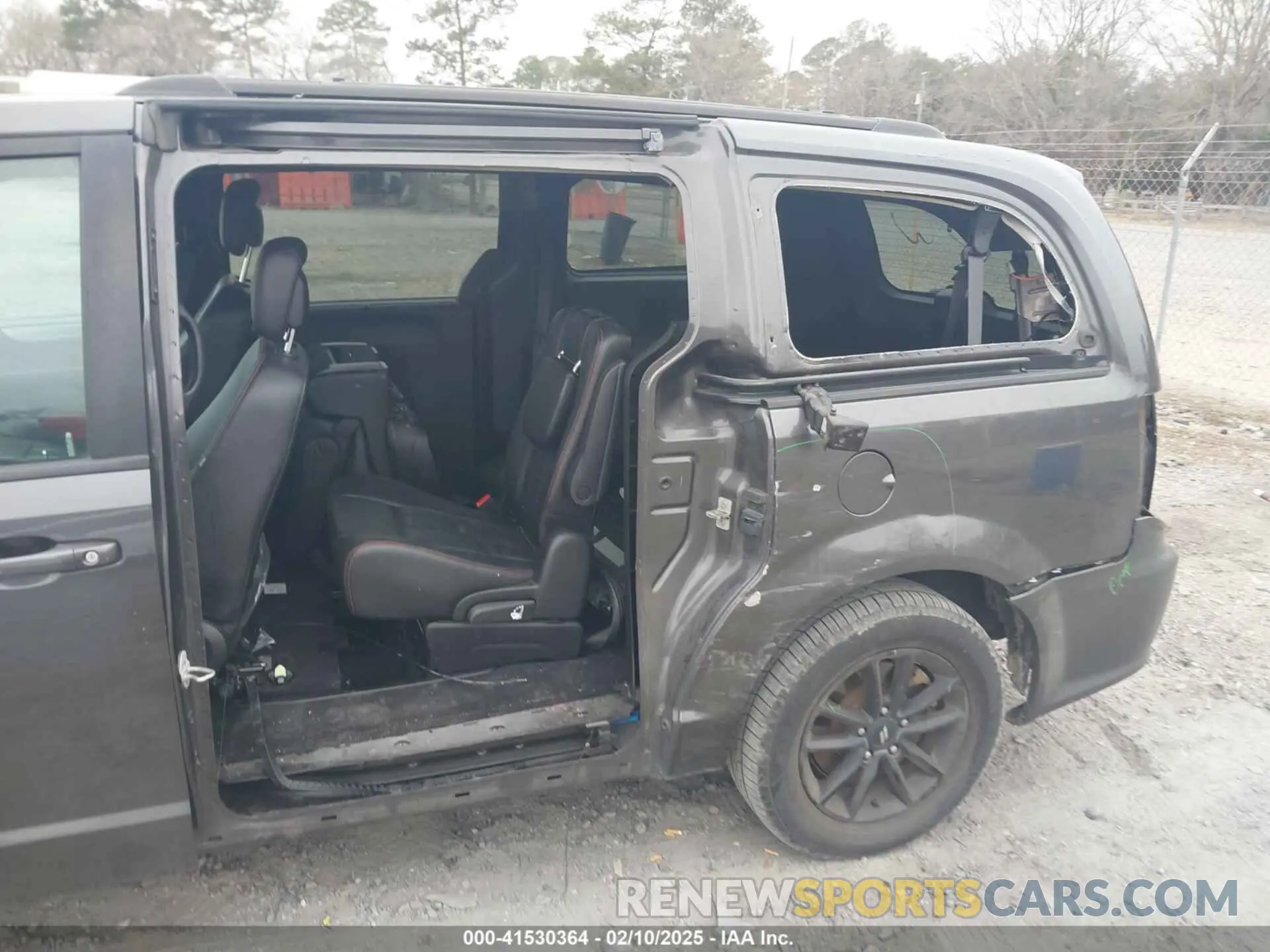 6 Photograph of a damaged car 2C4RDGEG7KR736954 DODGE GRAND CARAVAN 2019