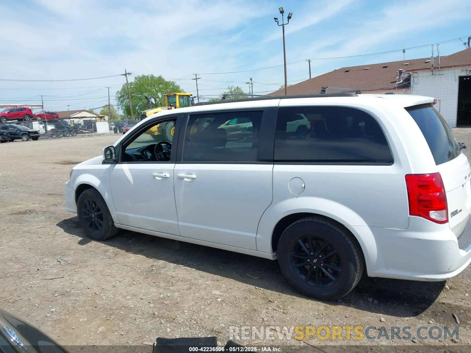 14 Photograph of a damaged car 2C4RDGEG7KR743046 DODGE GRAND CARAVAN 2019
