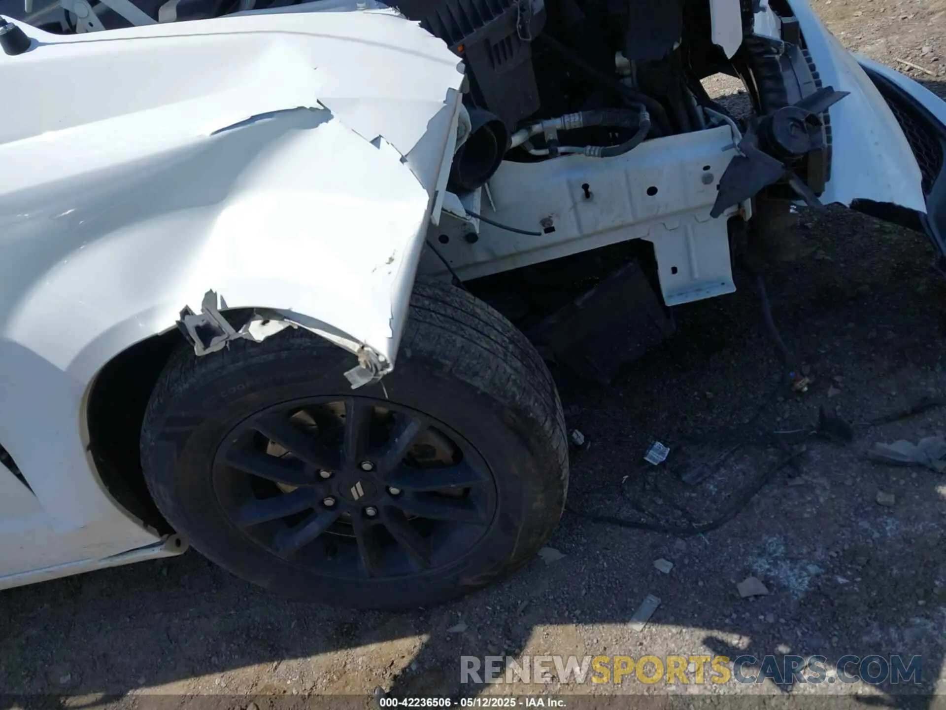 6 Photograph of a damaged car 2C4RDGEG7KR743046 DODGE GRAND CARAVAN 2019