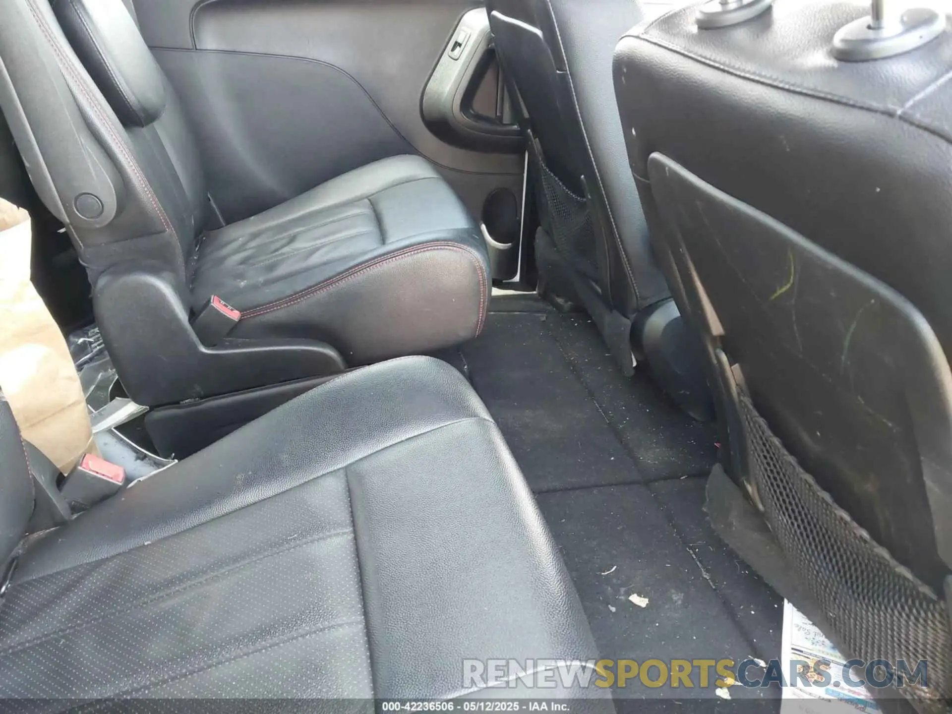 8 Photograph of a damaged car 2C4RDGEG7KR743046 DODGE GRAND CARAVAN 2019