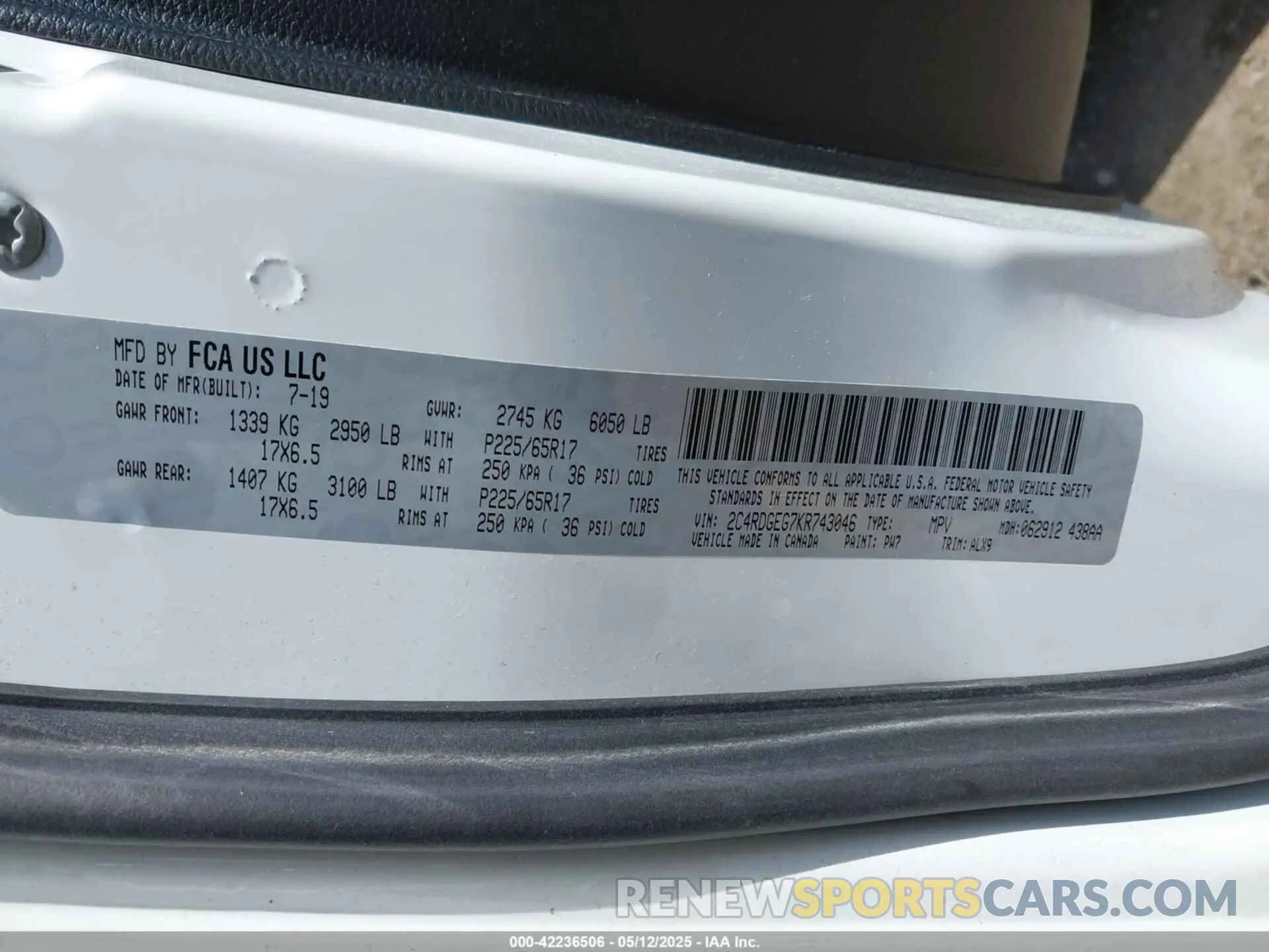 9 Photograph of a damaged car 2C4RDGEG7KR743046 DODGE GRAND CARAVAN 2019
