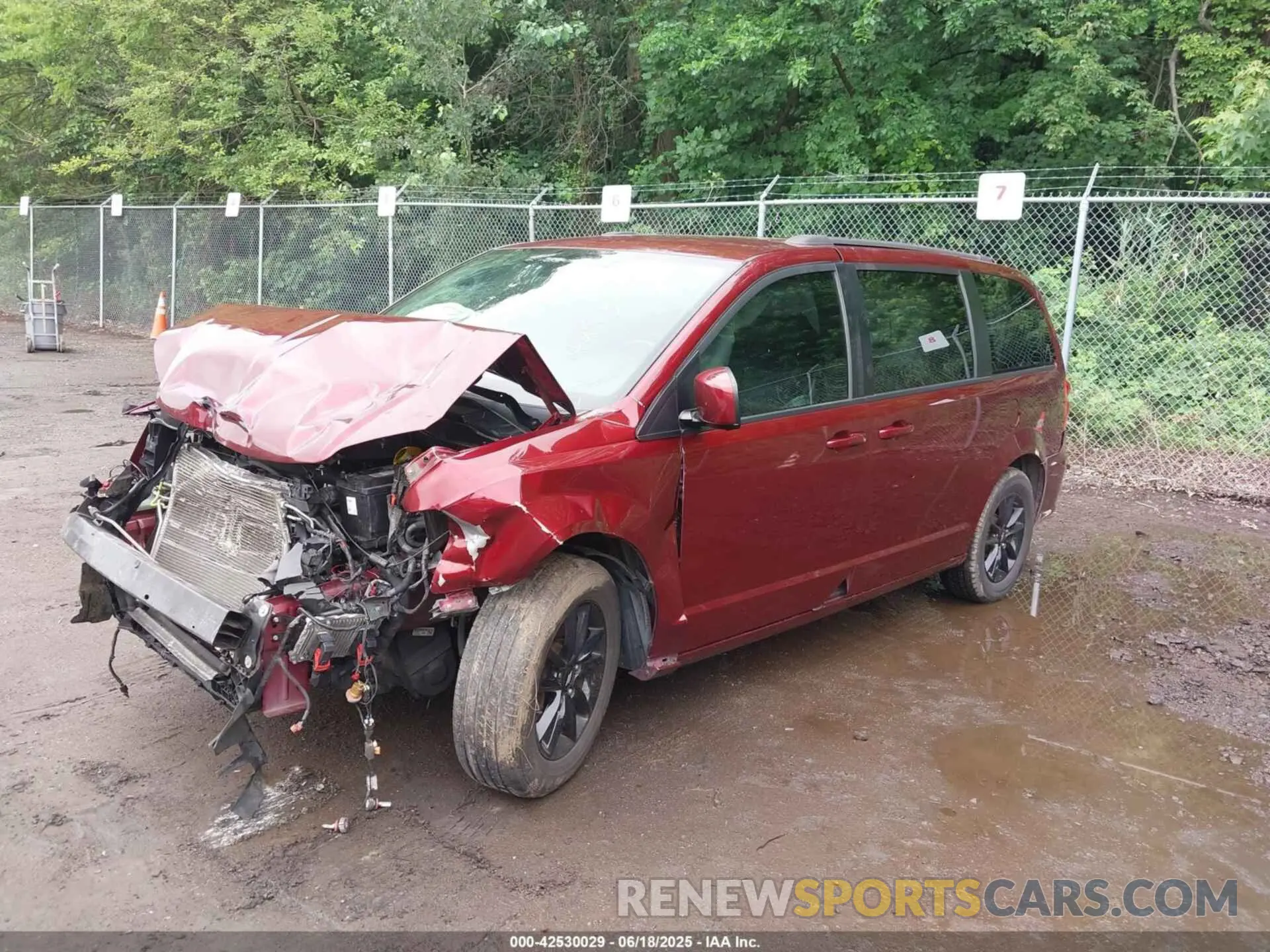 2 Photograph of a damaged car 2C4RDGEG7KR750031 DODGE GRAND CARAVAN 2019