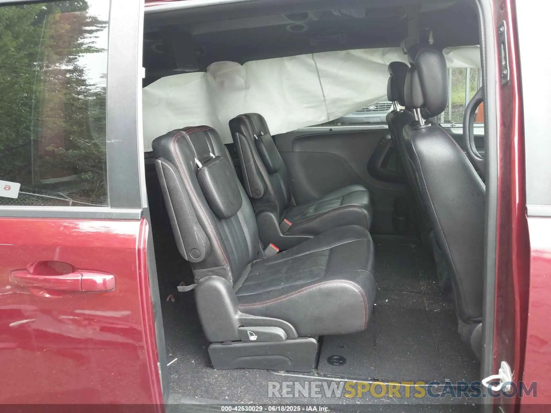 8 Photograph of a damaged car 2C4RDGEG7KR750031 DODGE GRAND CARAVAN 2019