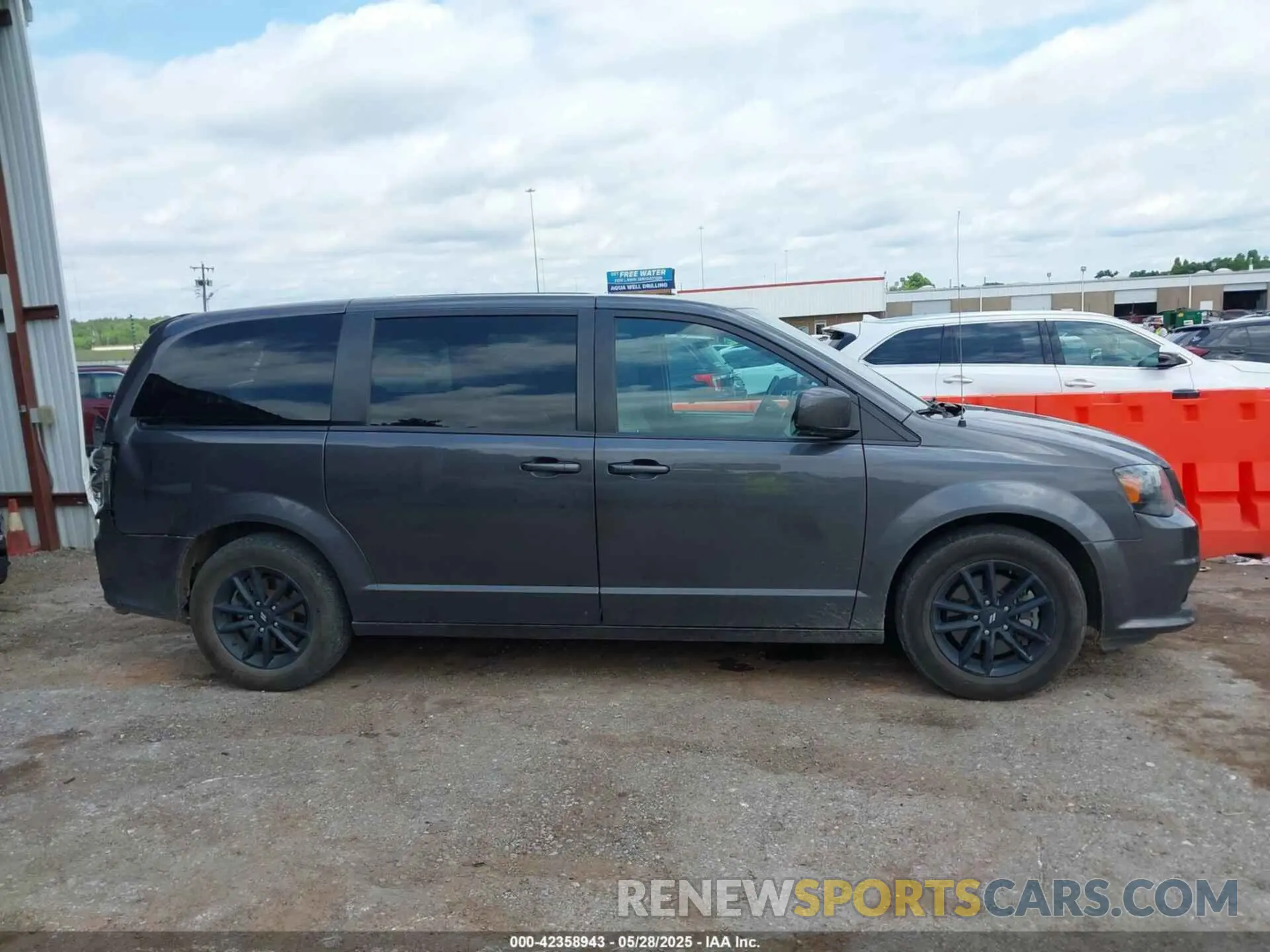 14 Photograph of a damaged car 2C4RDGEG7KR769968 DODGE GRAND CARAVAN 2019