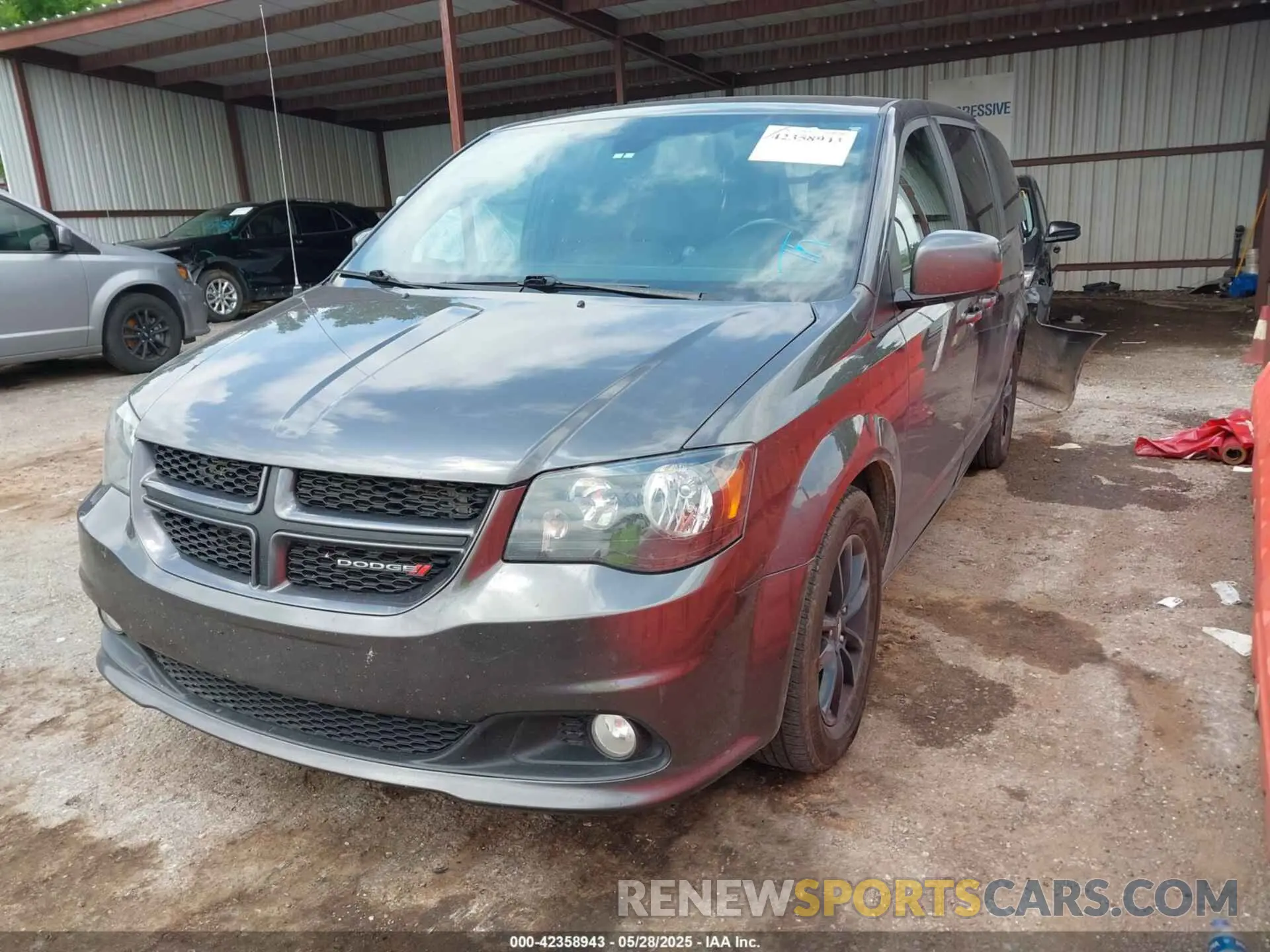2 Photograph of a damaged car 2C4RDGEG7KR769968 DODGE GRAND CARAVAN 2019