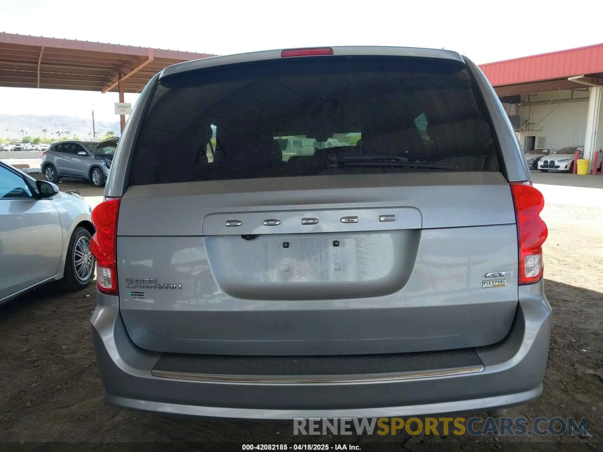 16 Photograph of a damaged car 2C4RDGEG7KR787208 DODGE GRAND CARAVAN 2019