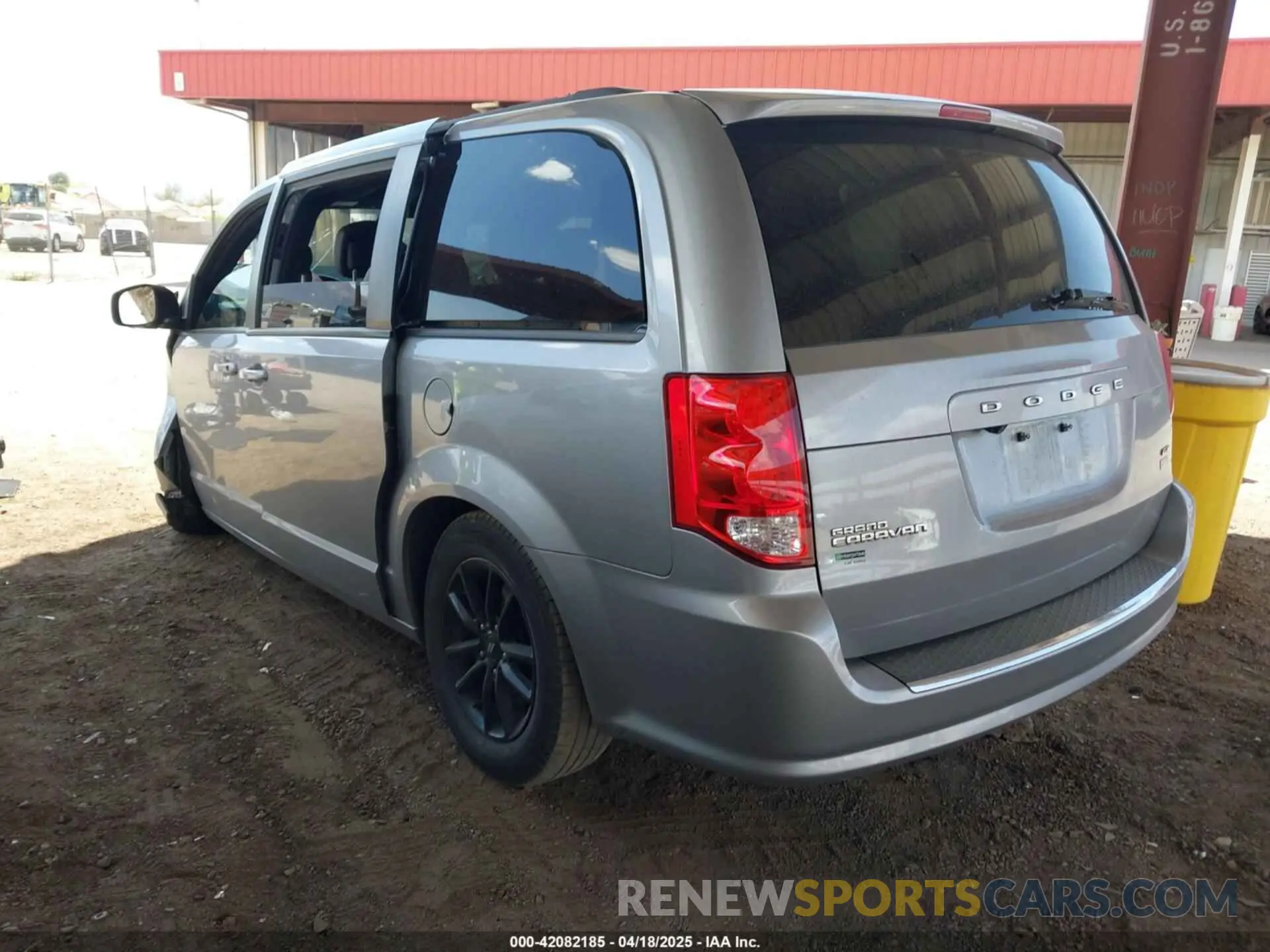 3 Photograph of a damaged car 2C4RDGEG7KR787208 DODGE GRAND CARAVAN 2019