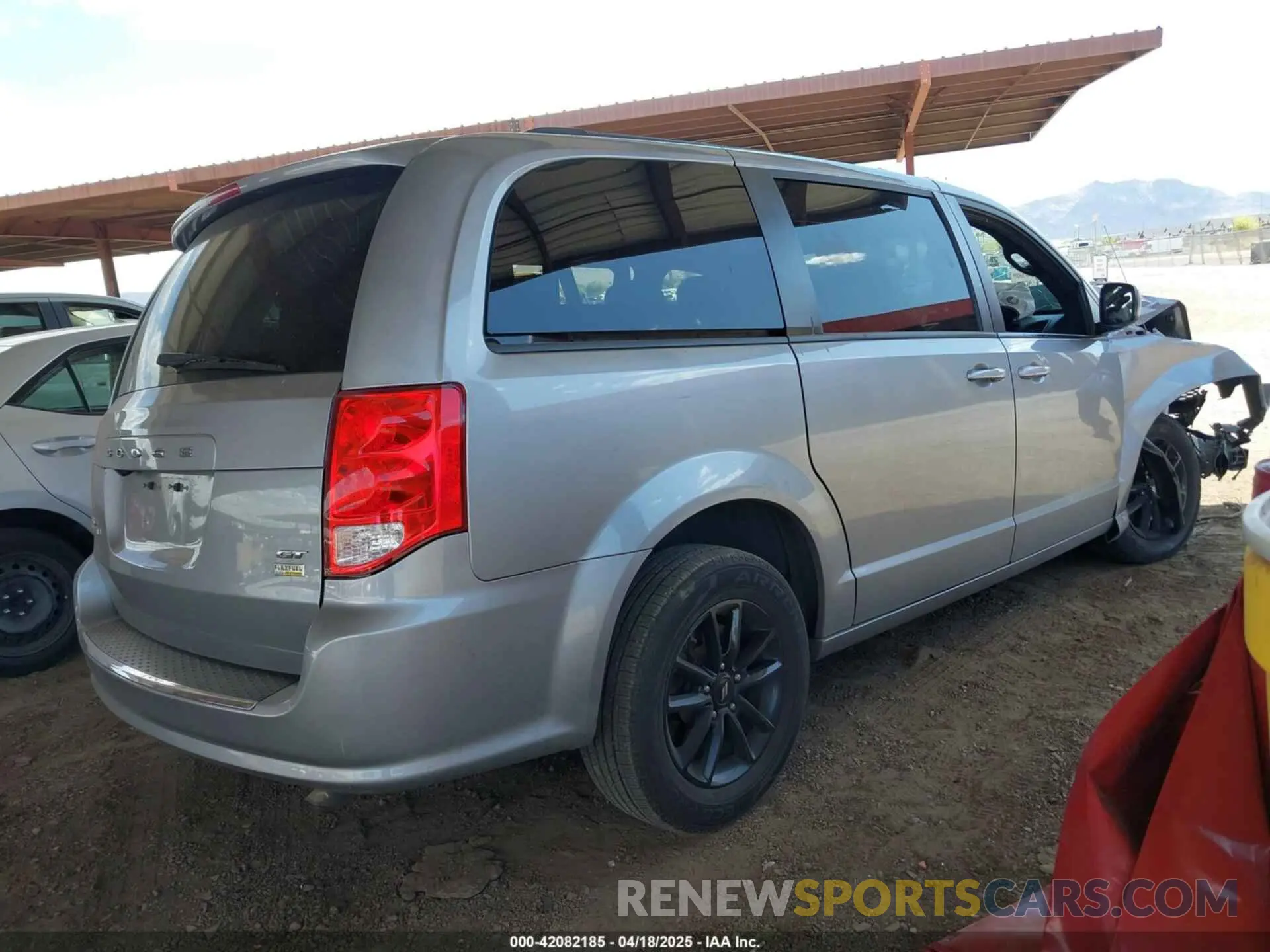 4 Photograph of a damaged car 2C4RDGEG7KR787208 DODGE GRAND CARAVAN 2019
