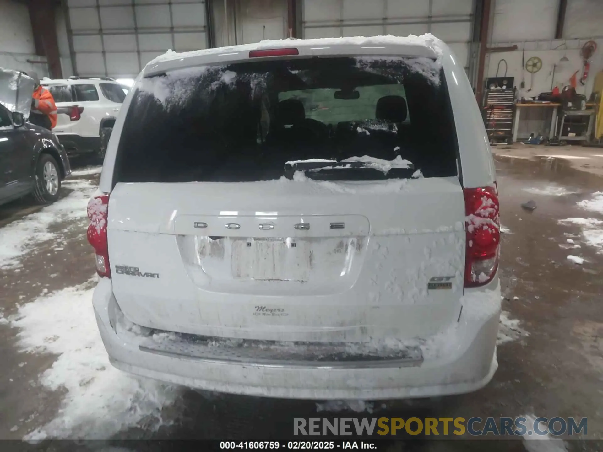 16 Photograph of a damaged car 2C4RDGEG8KR535015 DODGE GRAND CARAVAN 2019