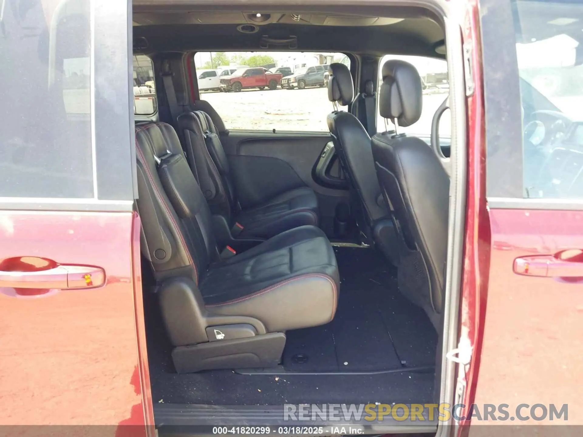 8 Photograph of a damaged car 2C4RDGEG8KR711691 DODGE GRAND CARAVAN 2019