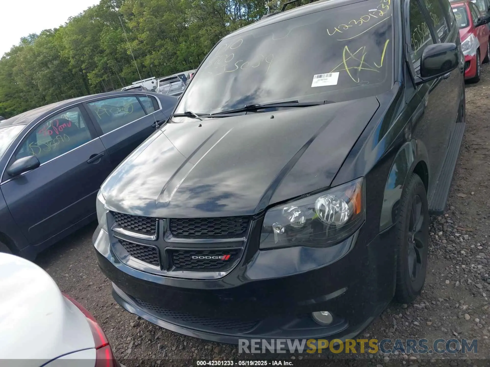 11 Photograph of a damaged car 2C4RDGEG8KR717023 DODGE GRAND CARAVAN 2019