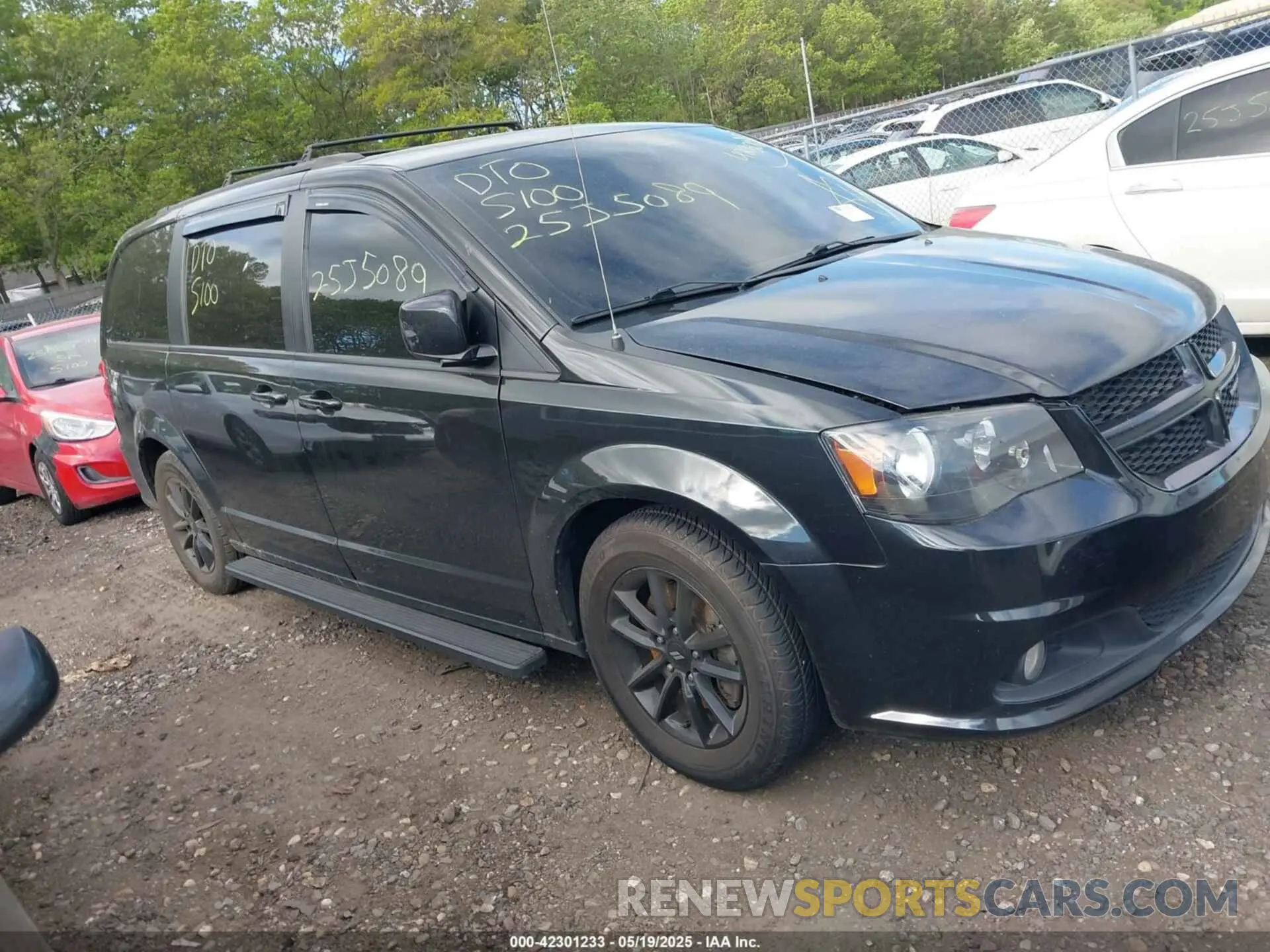 12 Photograph of a damaged car 2C4RDGEG8KR717023 DODGE GRAND CARAVAN 2019