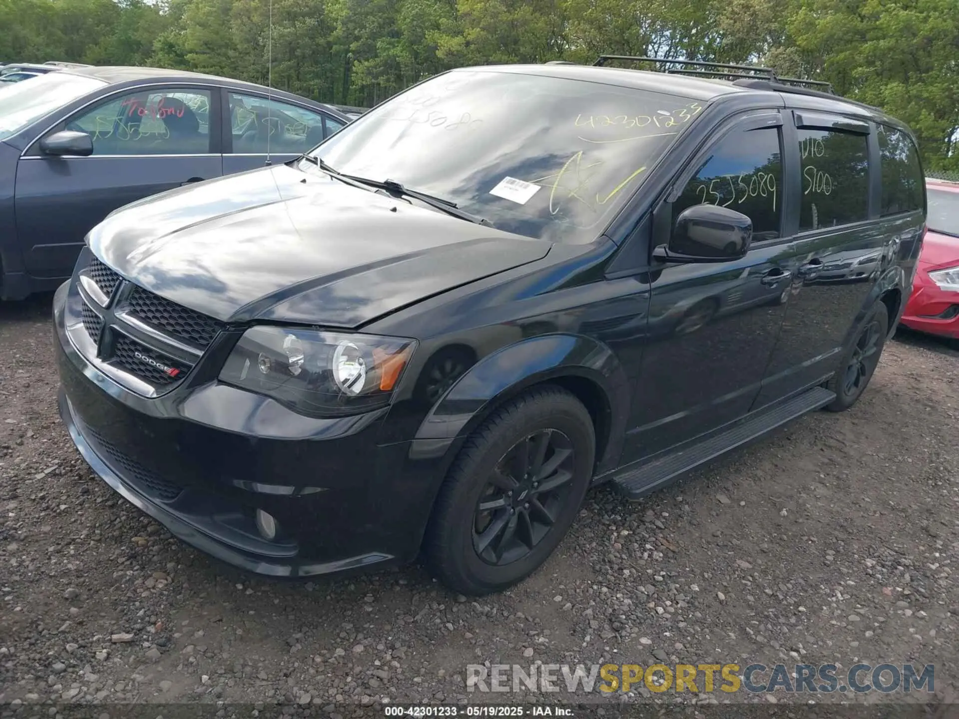2 Photograph of a damaged car 2C4RDGEG8KR717023 DODGE GRAND CARAVAN 2019