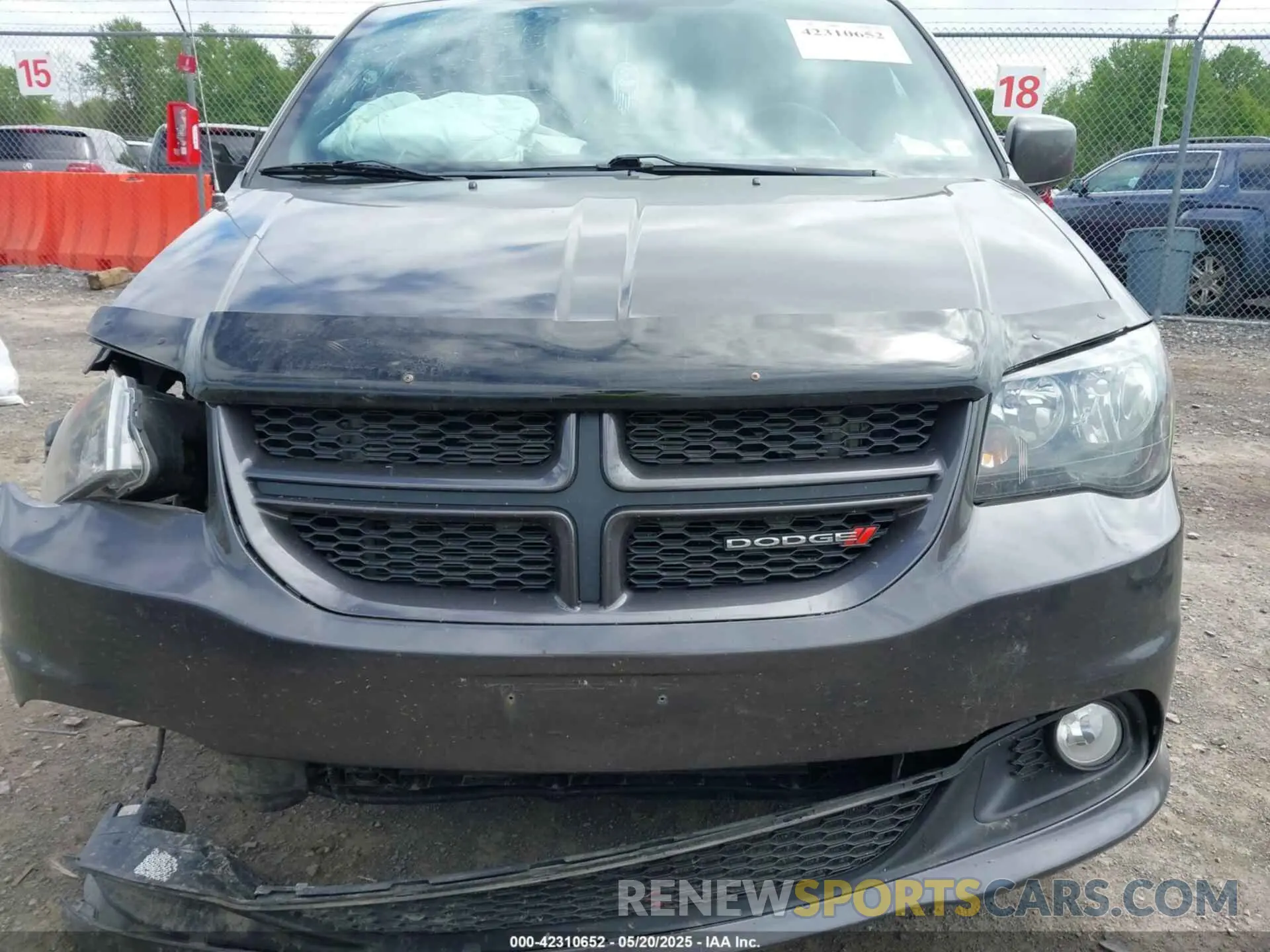 12 Photograph of a damaged car 2C4RDGEG9KR512035 DODGE GRAND CARAVAN 2019