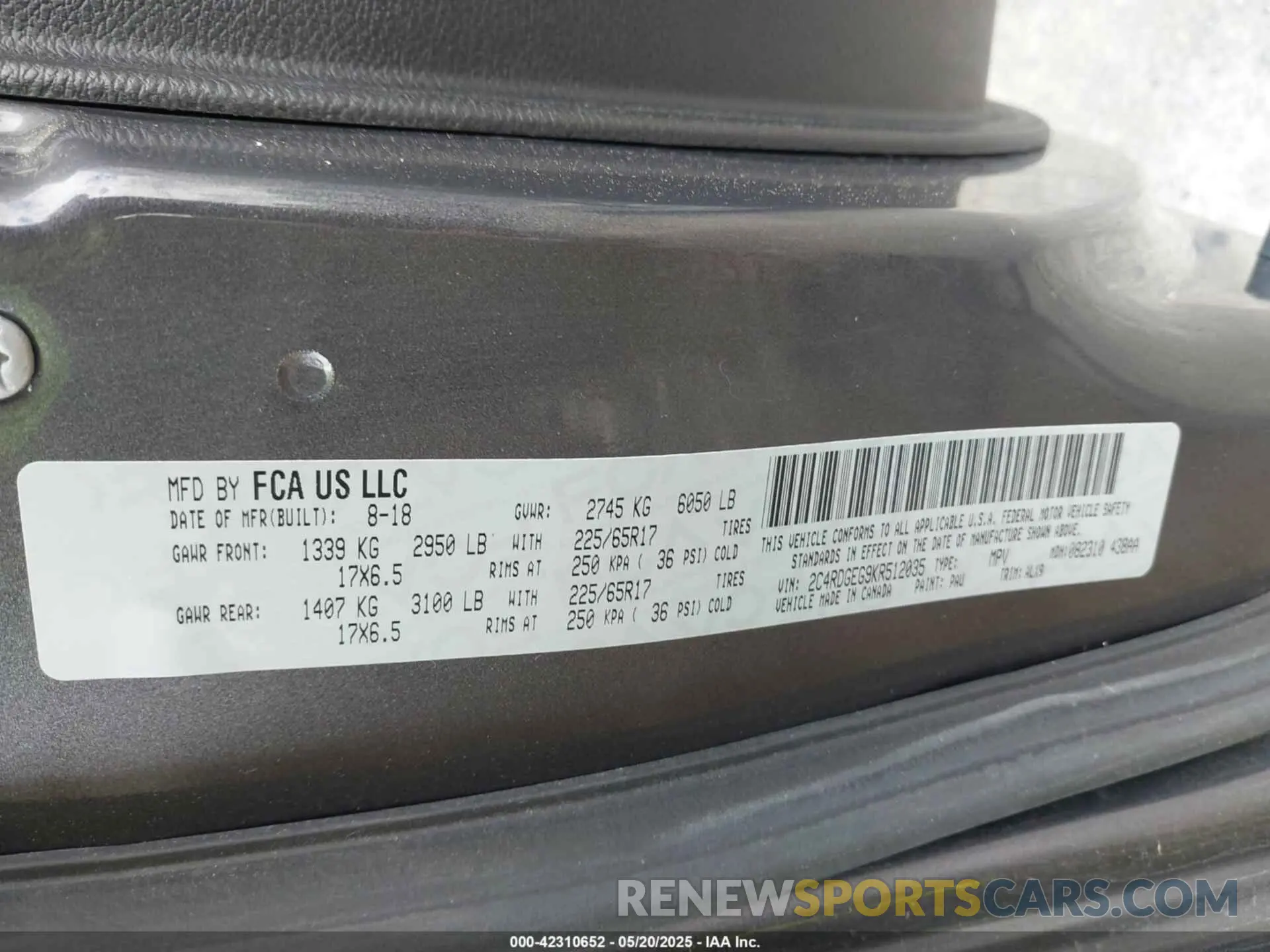 9 Photograph of a damaged car 2C4RDGEG9KR512035 DODGE GRAND CARAVAN 2019