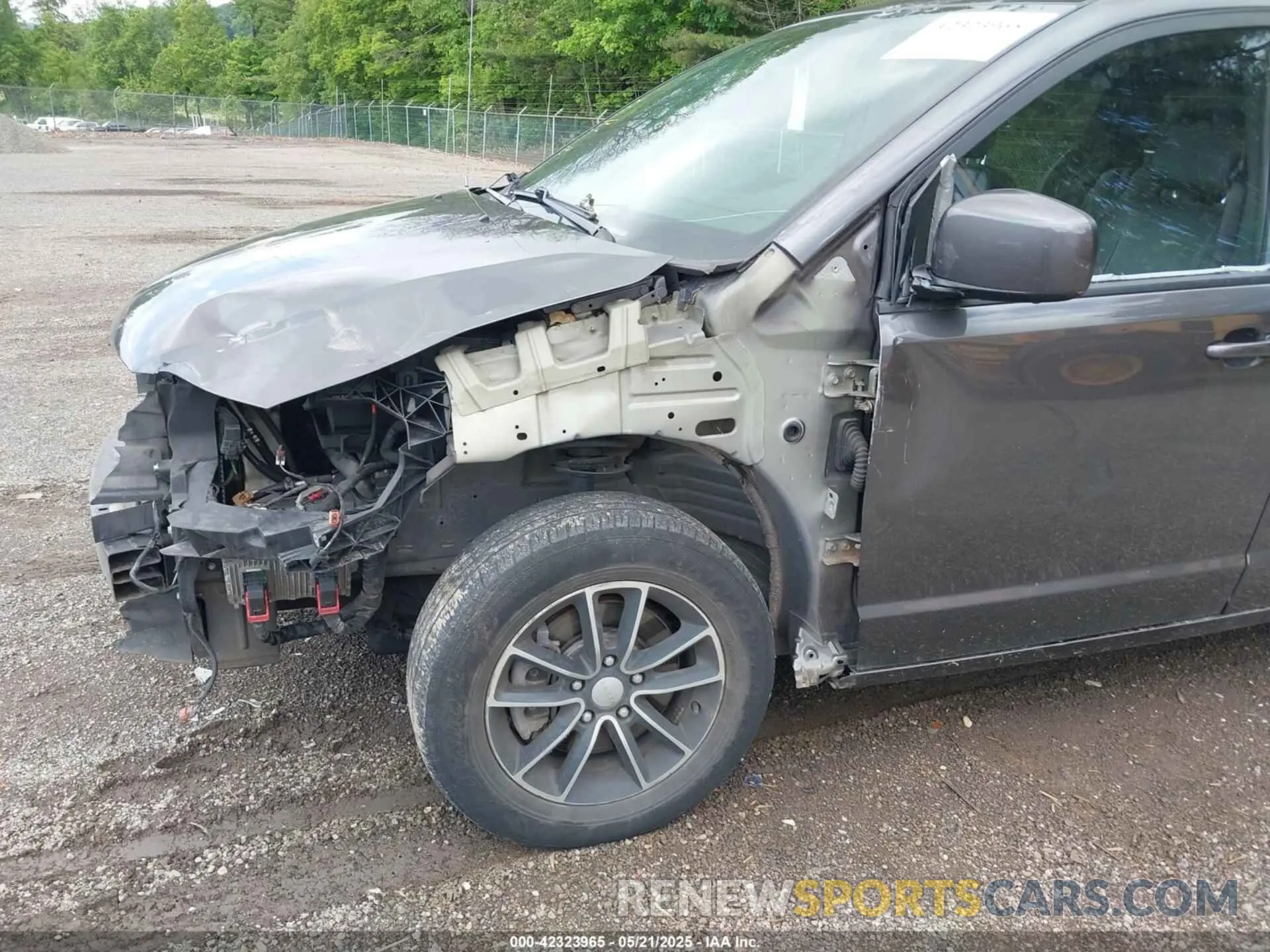 18 Photograph of a damaged car 2C4RDGEG9KR521026 DODGE GRAND CARAVAN 2019