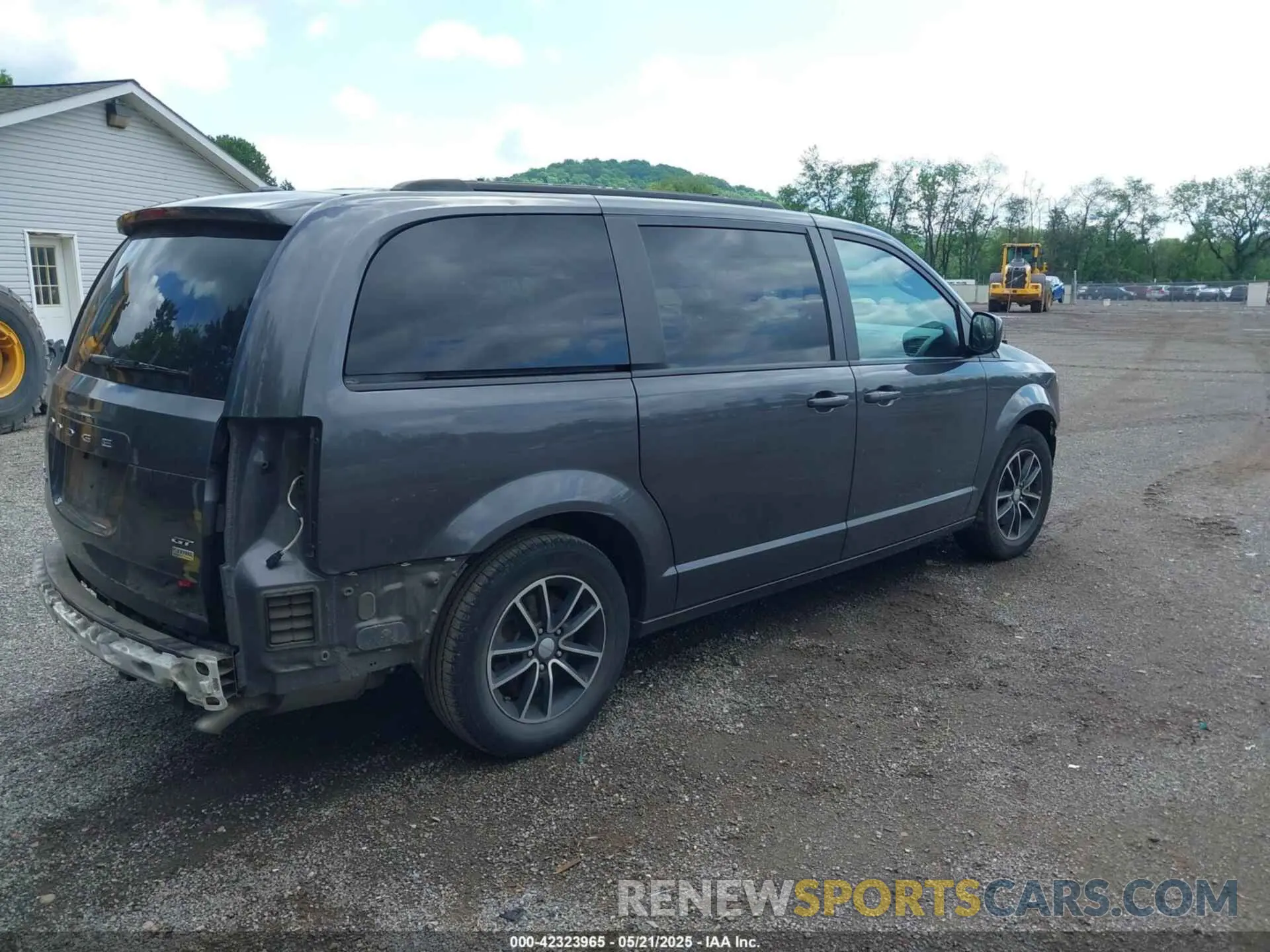 4 Photograph of a damaged car 2C4RDGEG9KR521026 DODGE GRAND CARAVAN 2019